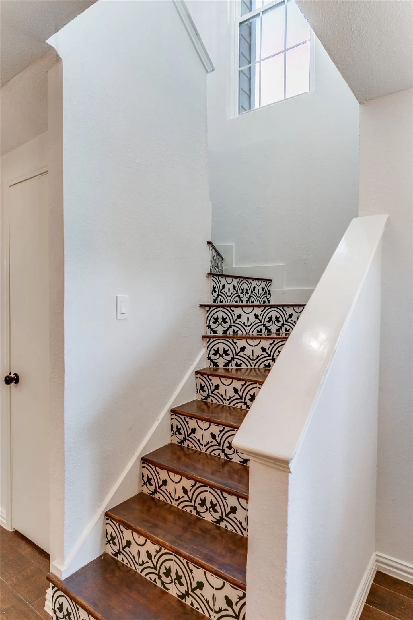 Condominium For Sale in Tarrant County , 1912 Shadowood Trail, Colleyville, Texas 76034, 2 Bedroom, 3 Bathroom, Garage spaces, 1,098 Sqft, built in 1984, Preowned, mls#21246608, Real Estate Agent in Colleyville, Homes For Sale in Tarrant county, Homes For Sale in Colleyville, Realtor in Colleyville Texas, Real Estate Brokerage Independent Realty Texas, Luminita Cordes Realtor