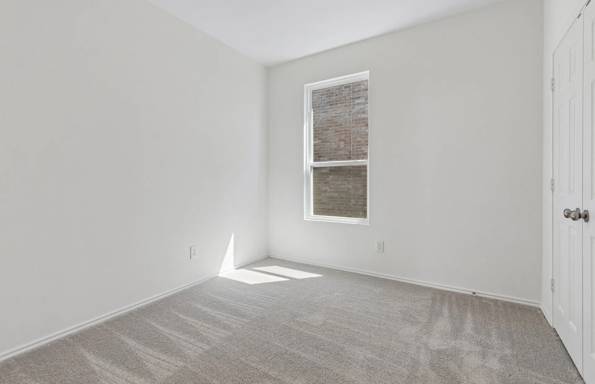Secondary bedroom