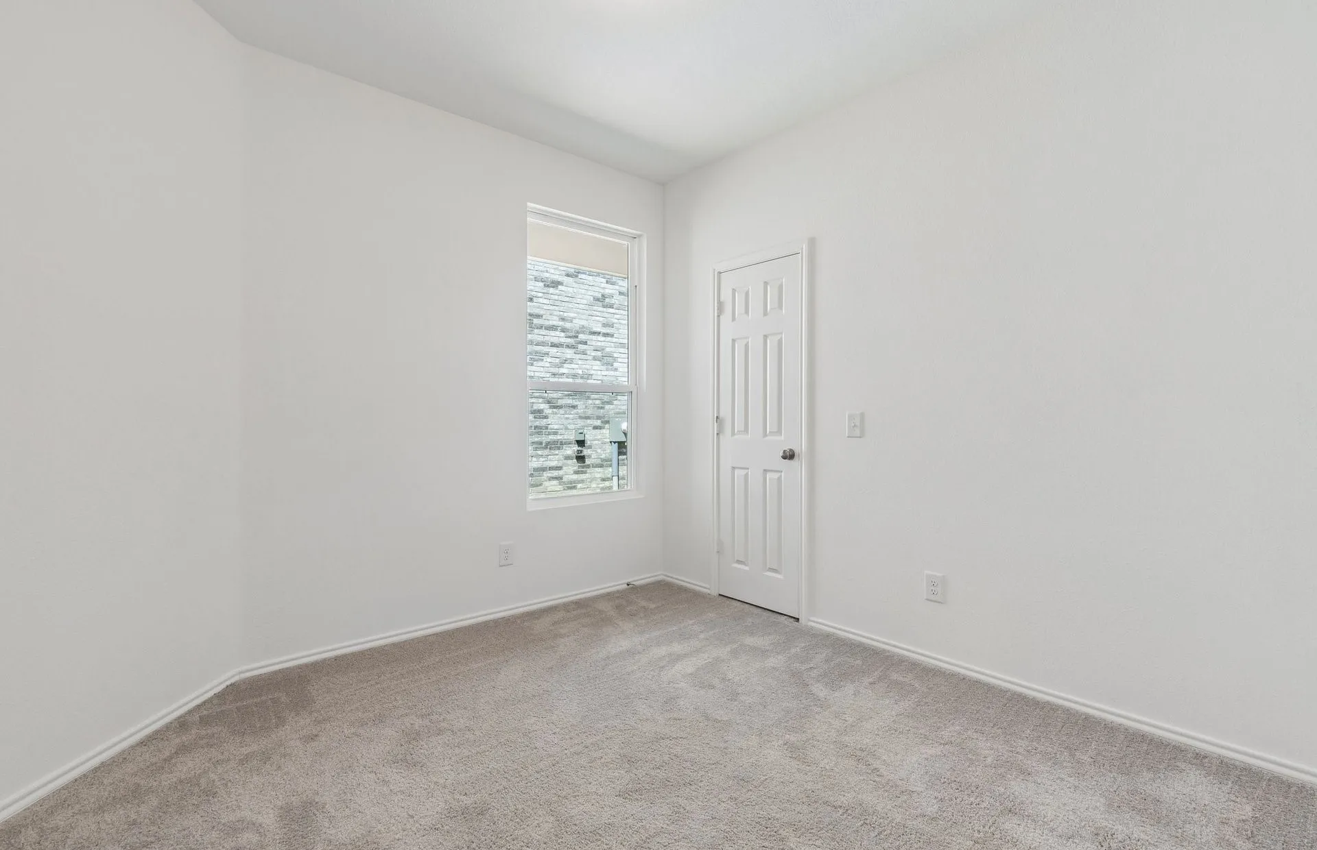 Secondary bedroom