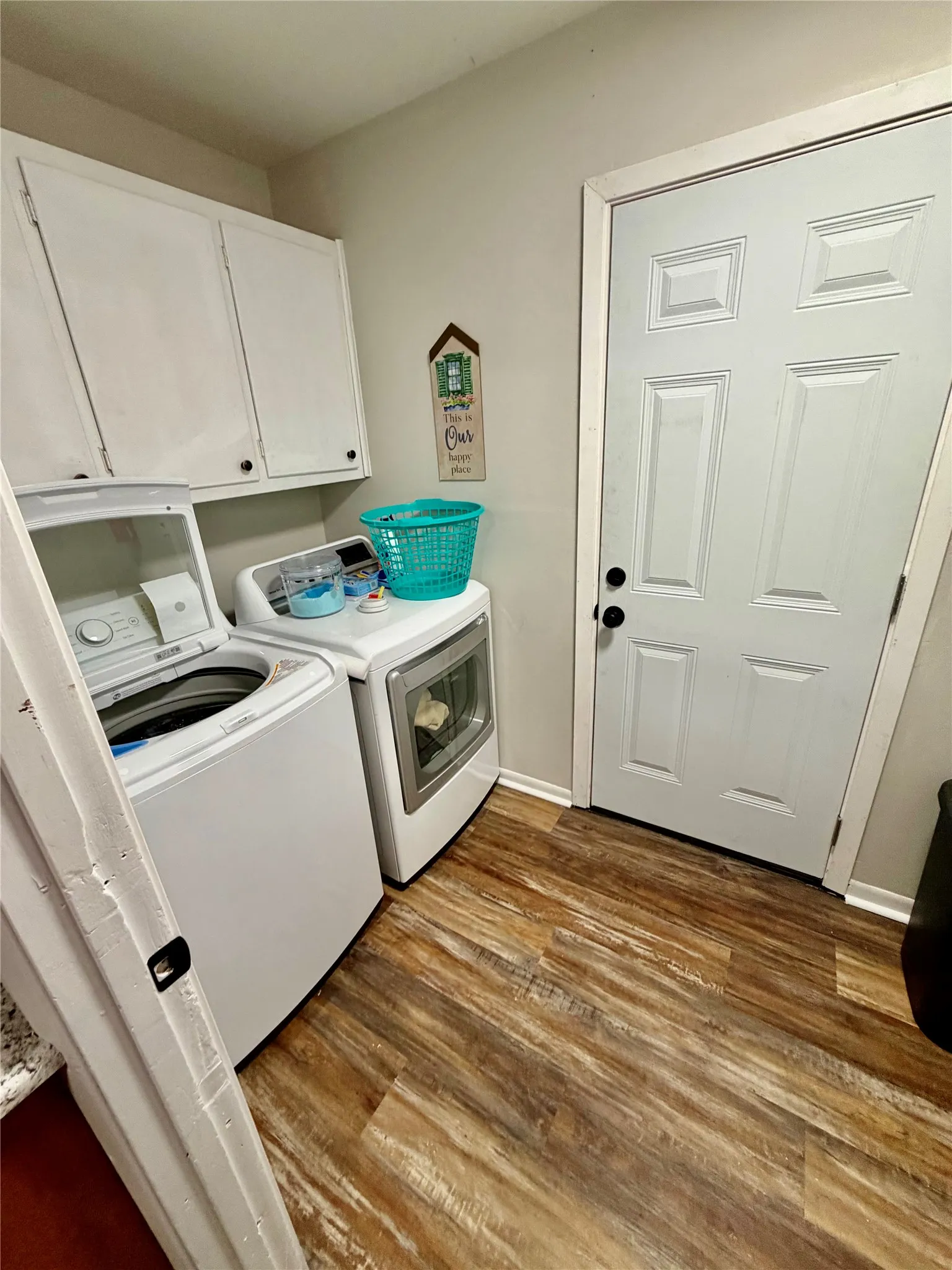 Single Family Residence For Sale in Grayson County , 1005 Balboa Street, Denison, Texas 75020, 4 Bedrooms, 3 Bathrooms, 2 Garage spaces, 2,373 Sqft, built in 1965, Preowned, Price $365,700, mls#21247019, Real Estate Agent in Denison, Homes For Sale in Grayson county, Homes For Sale in Denison, Realtor in Denison Texas, Real Estate Brokerage Independent Realty Texas, Luminita Cordes Realtor