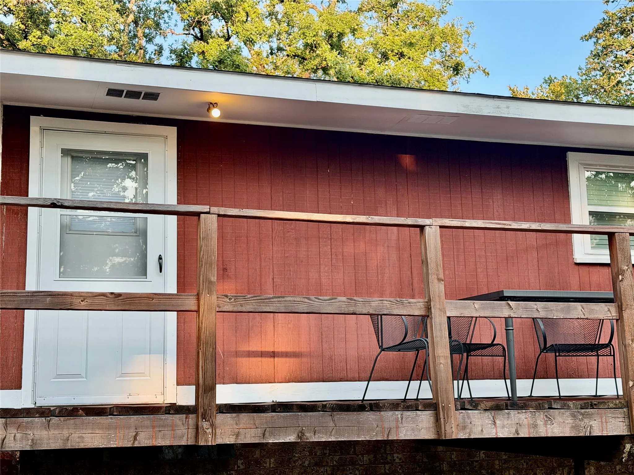 Single Family Residence For Sale in Grayson County , 1005 Balboa Street, Denison, Texas 75020, 4 Bedrooms, 3 Bathrooms, 2 Garage spaces, 2,373 Sqft, built in 1965, Preowned, Price $365,700, mls#21247019, Real Estate Agent in Denison, Homes For Sale in Grayson county, Homes For Sale in Denison, Realtor in Denison Texas, Real Estate Brokerage Independent Realty Texas, Luminita Cordes Realtor