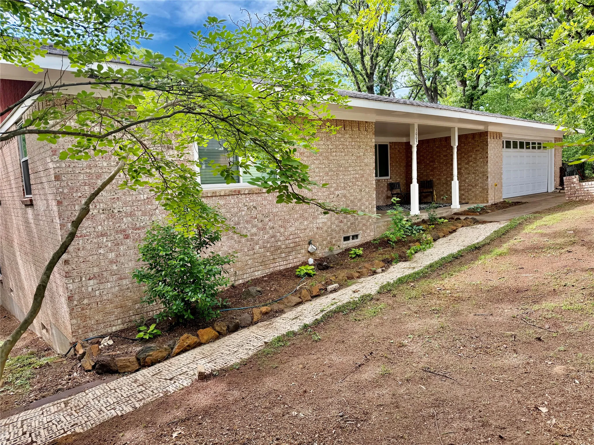 Single Family Residence For Sale in Grayson County , 1005 Balboa Street, Denison, Texas 75020, 4 Bedrooms, 3 Bathrooms, 2 Garage spaces, 2,373 Sqft, built in 1965, Preowned, Price $365,700, mls#21247019, Real Estate Agent in Denison, Homes For Sale in Grayson county, Homes For Sale in Denison, Realtor in Denison Texas, Real Estate Brokerage Independent Realty Texas, Luminita Cordes Realtor
