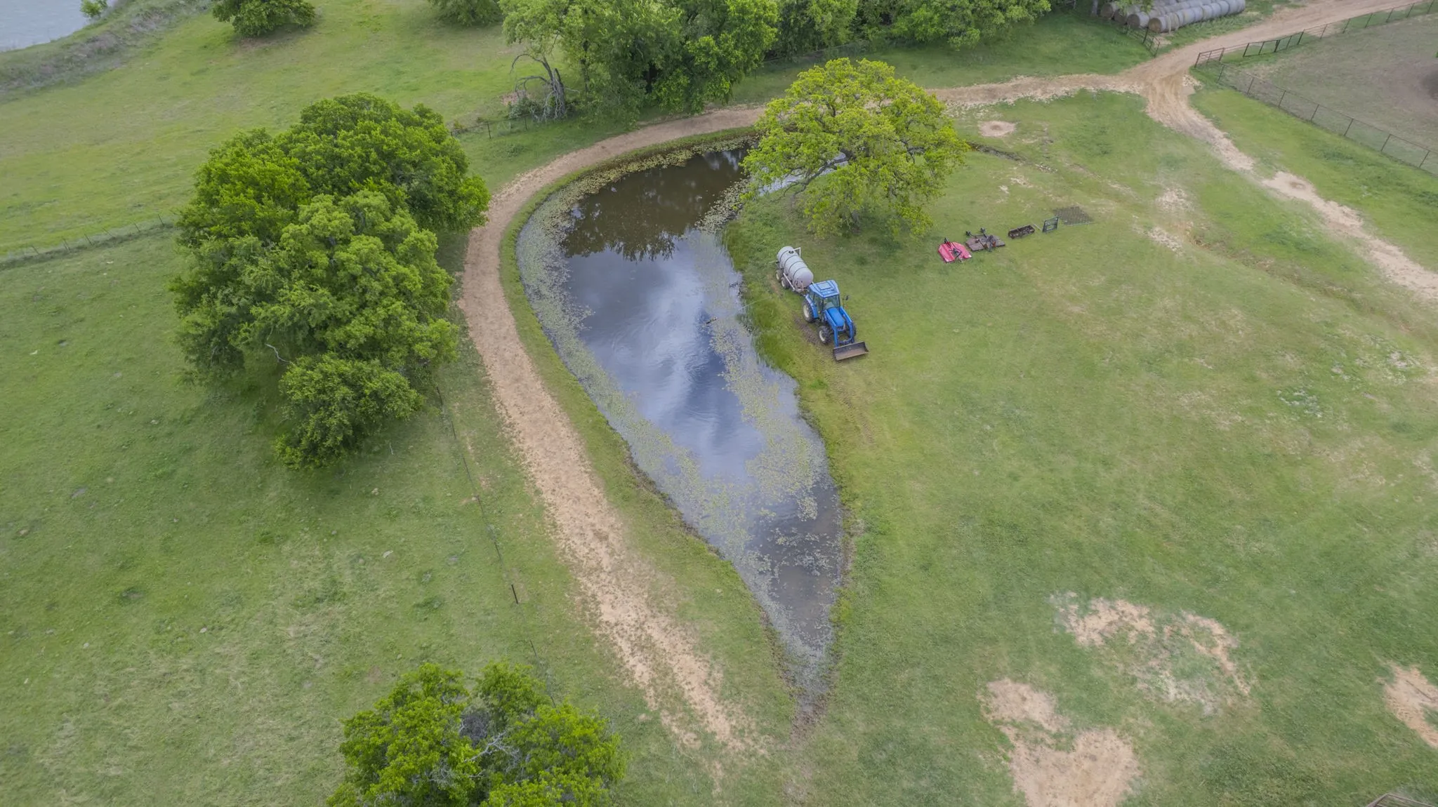 Farm For Sale in Parker County , 1502 N Fm 113, Weatherford, Texas 76088, 3 Bedroom, 3 Bathroom, 3 Garage spaces, 4,268 Sqft, built in 2004, Preowned, mls#21249197, Real Estate Agent in Weatherford, Homes For Sale in Parker county, Homes For Sale in Weatherford, Realtor in Weatherford Texas, Real Estate Brokerage Independent Realty Texas, Luminita Cordes Realtor