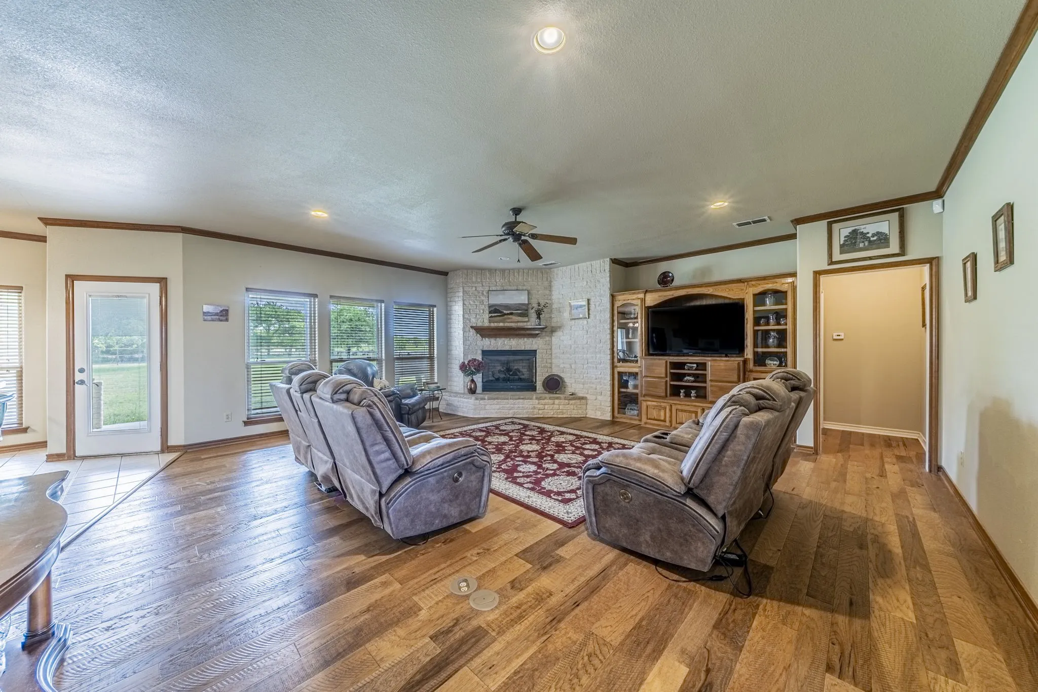 Farm For Sale in Parker County , 1502 N Fm 113, Weatherford, Texas 76088, 3 Bedroom, 3 Bathroom, 3 Garage spaces, 4,268 Sqft, built in 2004, Preowned, mls#21249197, Real Estate Agent in Weatherford, Homes For Sale in Parker county, Homes For Sale in Weatherford, Realtor in Weatherford Texas, Real Estate Brokerage Independent Realty Texas, Luminita Cordes Realtor