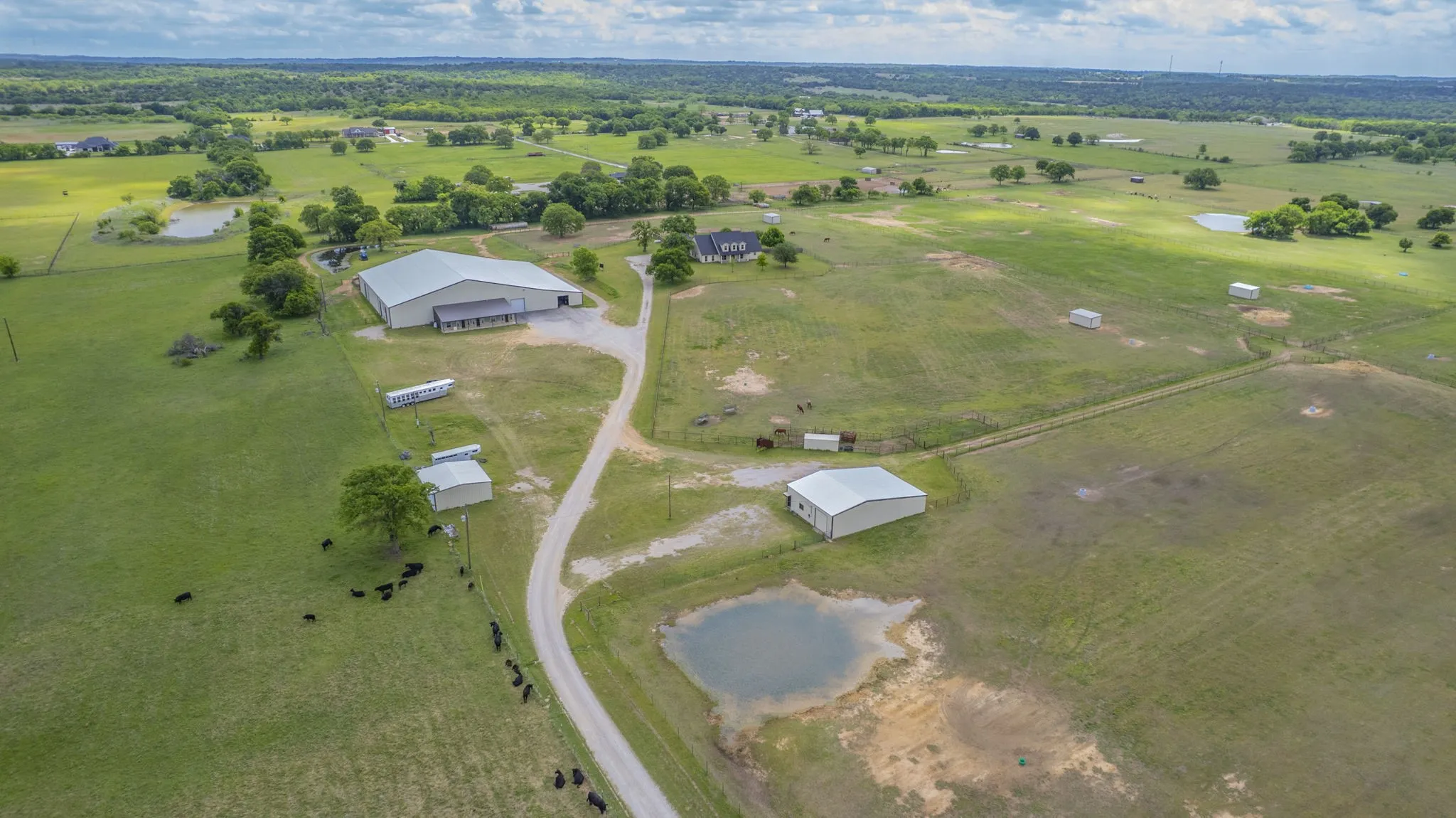 Farm For Sale in Parker County , 1502 N Fm 113, Weatherford, Texas 76088, 3 Bedroom, 3 Bathroom, 3 Garage spaces, 4,268 Sqft, built in 2004, Preowned, mls#21249197, Real Estate Agent in Weatherford, Homes For Sale in Parker county, Homes For Sale in Weatherford, Realtor in Weatherford Texas, Real Estate Brokerage Independent Realty Texas, Luminita Cordes Realtor