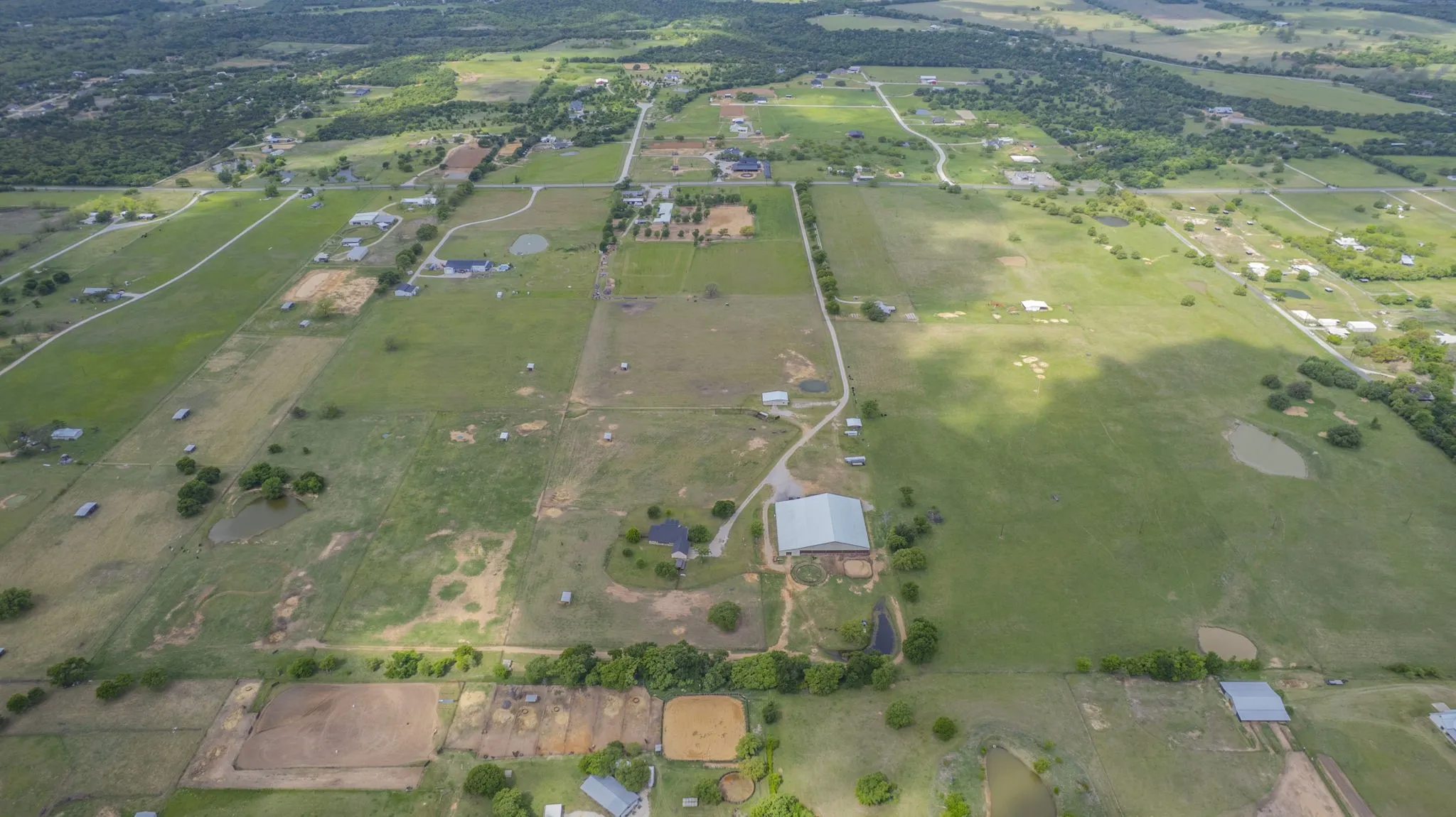 Farm For Sale in Parker County , 1502 N Fm 113, Weatherford, Texas 76088, 3 Bedroom, 3 Bathroom, 3 Garage spaces, 4,268 Sqft, built in 2004, Preowned, mls#21249197, Real Estate Agent in Weatherford, Homes For Sale in Parker county, Homes For Sale in Weatherford, Realtor in Weatherford Texas, Real Estate Brokerage Independent Realty Texas, Luminita Cordes Realtor
