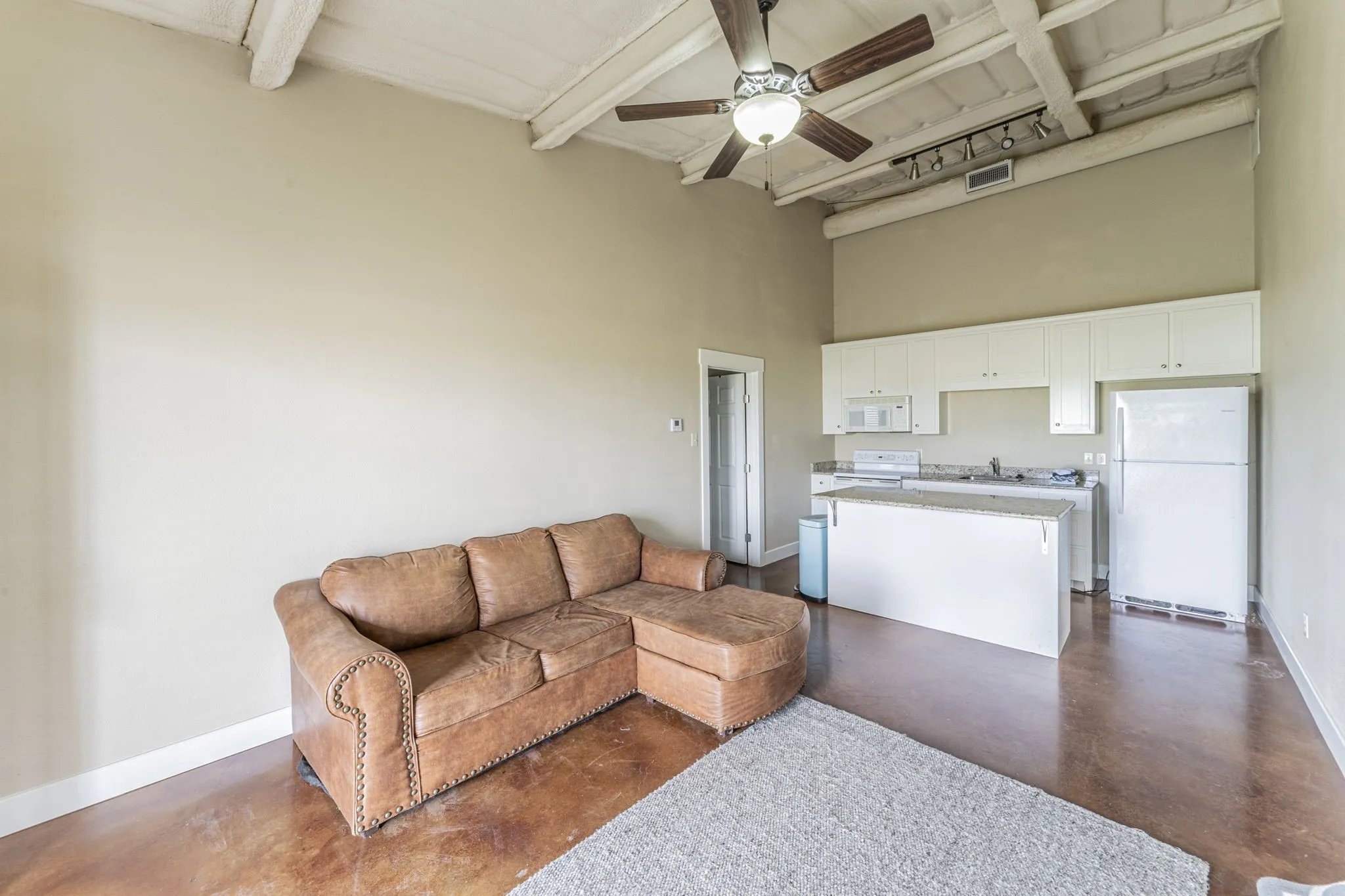 Farm For Sale in Parker County , 1502 N Fm 113, Weatherford, Texas 76088, 3 Bedroom, 3 Bathroom, 3 Garage spaces, 4,268 Sqft, built in 2004, Preowned, mls#21249197, Real Estate Agent in Weatherford, Homes For Sale in Parker county, Homes For Sale in Weatherford, Realtor in Weatherford Texas, Real Estate Brokerage Independent Realty Texas, Luminita Cordes Realtor