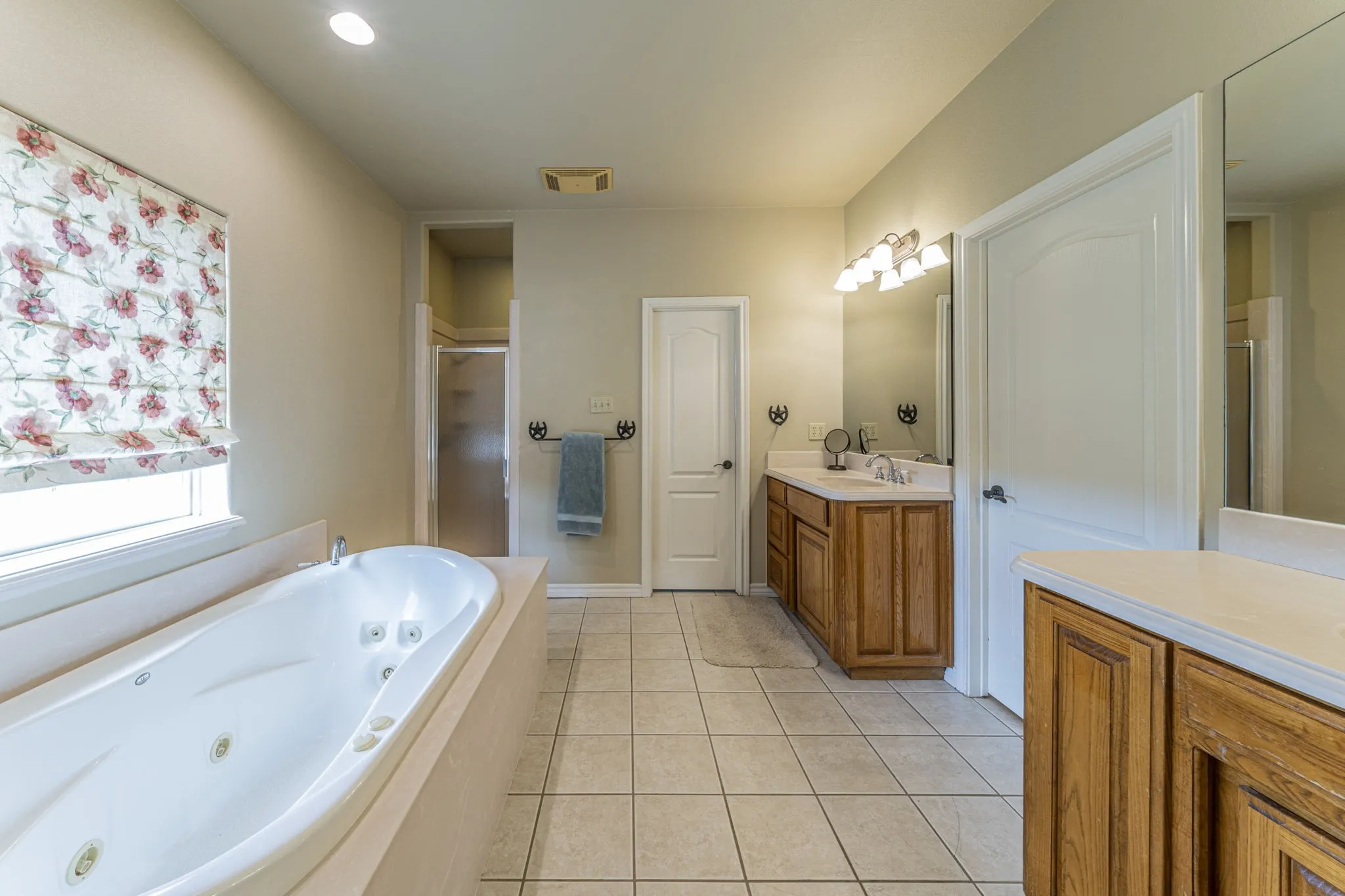 Farm For Sale in Parker County , 1502 N Fm 113, Weatherford, Texas 76088, 3 Bedroom, 3 Bathroom, 3 Garage spaces, 4,268 Sqft, built in 2004, Preowned, mls#21249197, Real Estate Agent in Weatherford, Homes For Sale in Parker county, Homes For Sale in Weatherford, Realtor in Weatherford Texas, Real Estate Brokerage Independent Realty Texas, Luminita Cordes Realtor