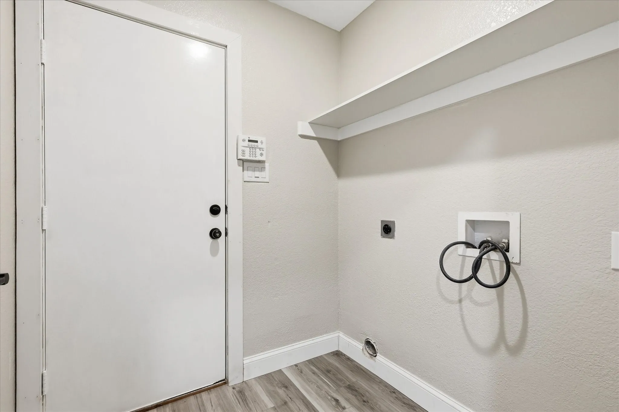 Single Family Residence For Sale in Dallas County , 1220 Cedarcrest Drive, Mesquite, Texas 75149, 3 Bedroom, 2 Bathroom, 2 Garage spaces, 1,349 Sqft, built in 1999, mls#21249124, Real Estate Agent in Mesquite, Homes For Sale in Dallas county, Homes For Sale in Mesquite, Realtor in Mesquite Texas, Real Estate Brokerage Independent Realty Texas, Luminita Cordes Realtor