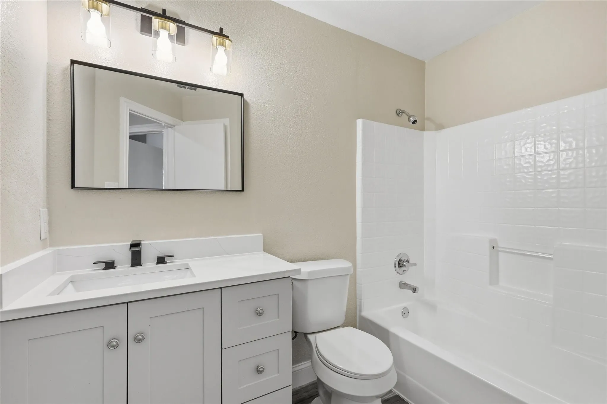 Single Family Residence For Sale in Dallas County , 1220 Cedarcrest Drive, Mesquite, Texas 75149, 3 Bedroom, 2 Bathroom, 2 Garage spaces, 1,349 Sqft, built in 1999, mls#21249124, Real Estate Agent in Mesquite, Homes For Sale in Dallas county, Homes For Sale in Mesquite, Realtor in Mesquite Texas, Real Estate Brokerage Independent Realty Texas, Luminita Cordes Realtor