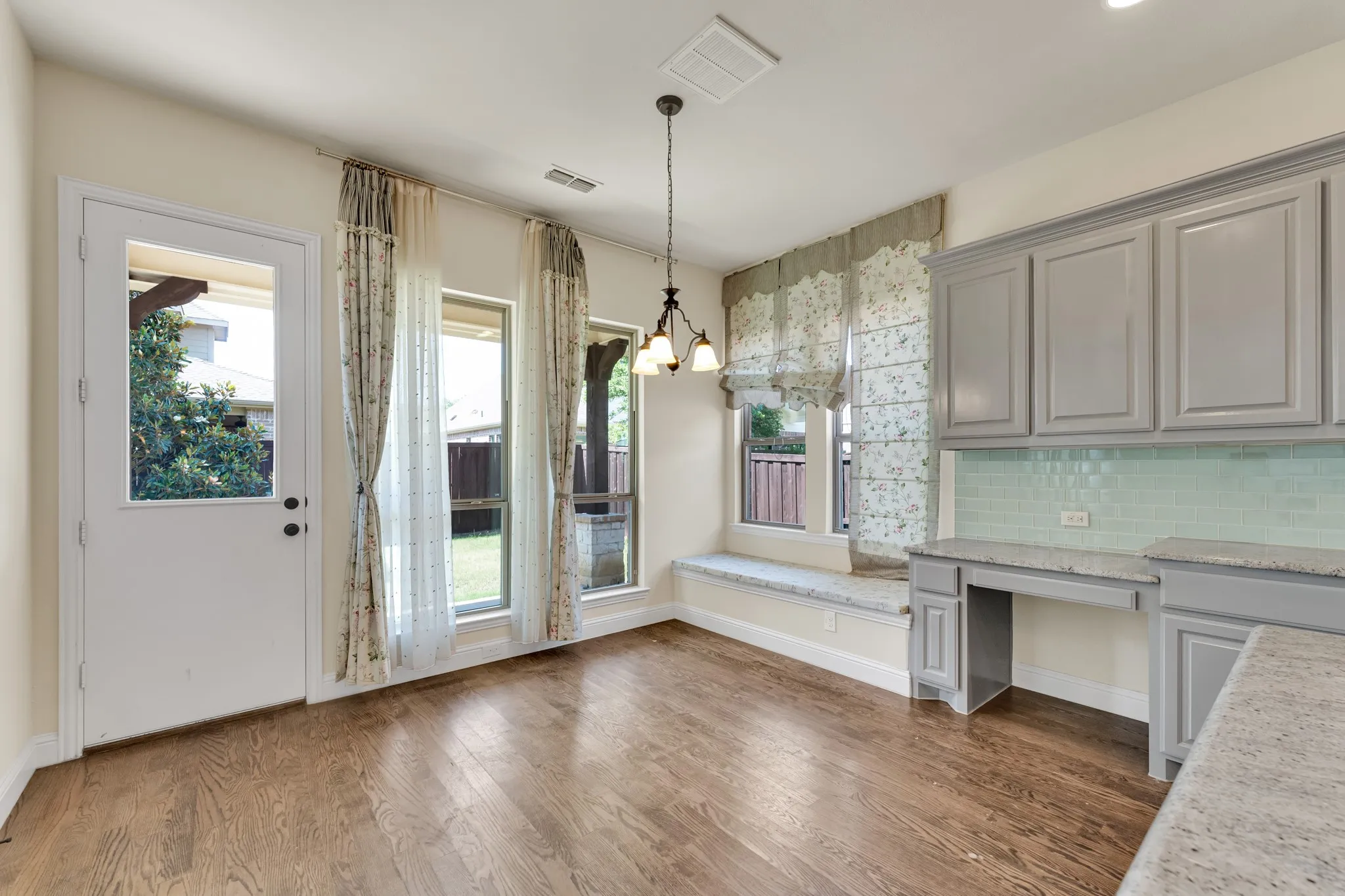 Single Family Residence For Rent in Collin County , 1602 Meg Drive, Allen, Texas 75013, 4 Bedroom, 4 Bathroom, 3 Garage spaces, 4,041 Sqft, built in 2013, Preowned, mls#21249245, Real Estate Agent in Allen, Homes For Rent in Collin county, Homes For Rent in Allen, Realtor in Allen Texas, Real Estate Brokerage Independent Realty Texas, Luminita Cordes Realtor