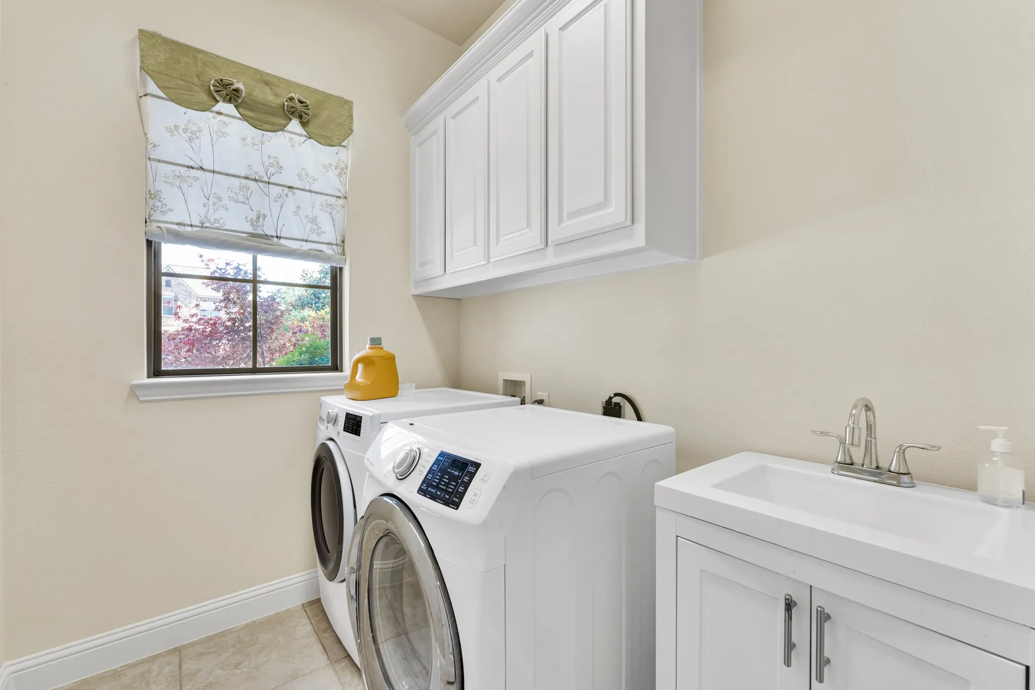 Single Family Residence For Rent in Collin County , 1602 Meg Drive, Allen, Texas 75013, 4 Bedroom, 4 Bathroom, 3 Garage spaces, 4,041 Sqft, built in 2013, Preowned, mls#21249245, Real Estate Agent in Allen, Homes For Rent in Collin county, Homes For Rent in Allen, Realtor in Allen Texas, Real Estate Brokerage Independent Realty Texas, Luminita Cordes Realtor