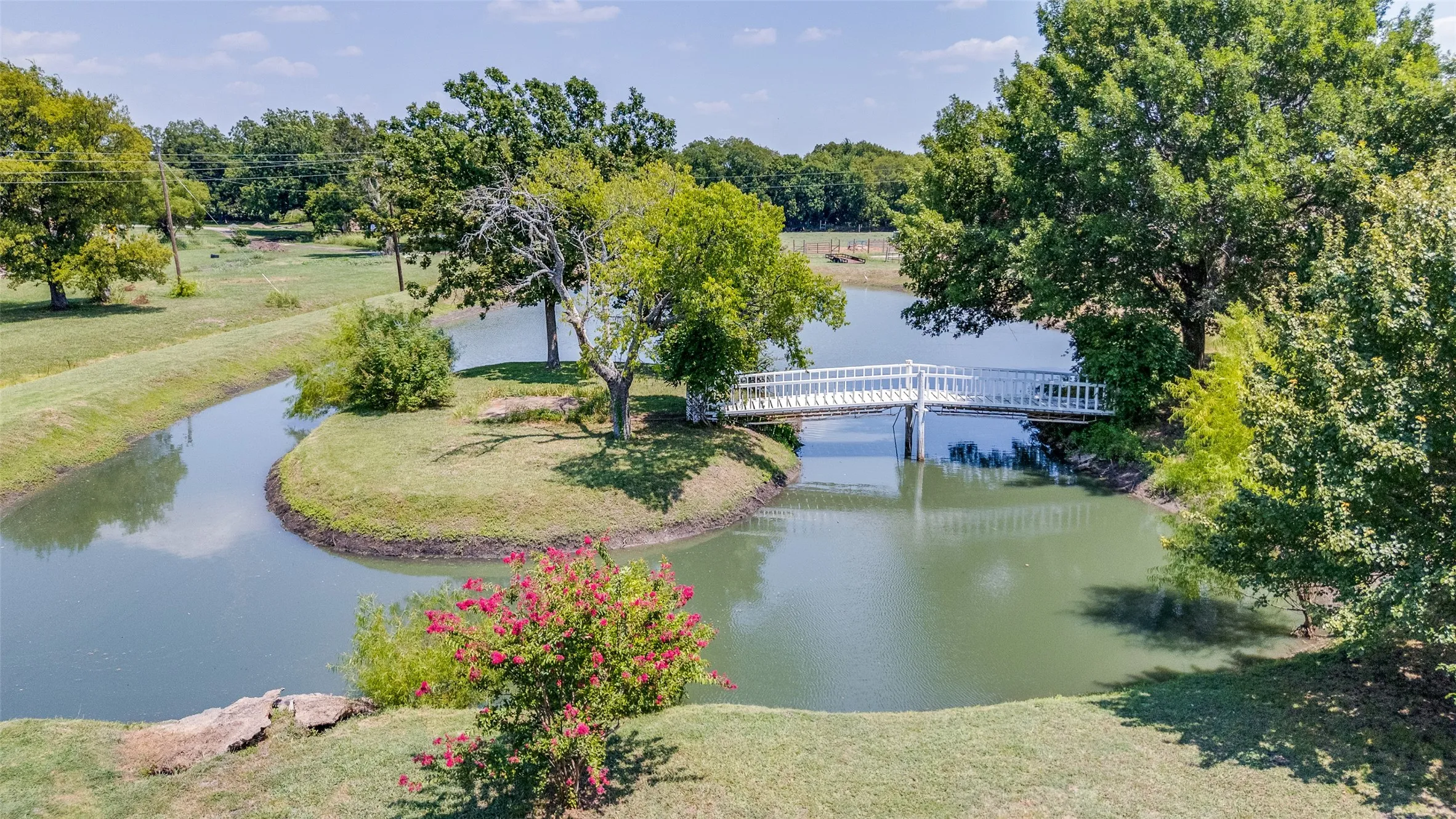 Single Family Residence For Sale in Collin County , 2982 Fm 2194, Farmersville, Texas 75442, 3 Bedroom, 3 Bathroom, Garage spaces, 2,371 Sqft, built in 1983, Preowned, mls#21246903, Real Estate Agent in Farmersville, Homes For Sale in Collin county, Homes For Sale in Farmersville, Realtor in Farmersville Texas, Real Estate Brokerage Independent Realty Texas, Luminita Cordes Realtor
