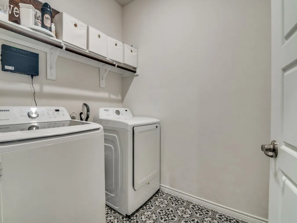 Single Family Residence For Sale in Hunt County , 204 Whitetail Way, Caddo Mills, Texas 75135, 4 Bedroom, 2 Bathroom, 2 Garage spaces, 1,826 Sqft, built in 2022, Preowned, Price $279,900, mls#21248002, Real Estate Agent in Caddo Mills, Homes For Sale in Hunt county, Homes For Sale in Caddo Mills, Realtor in Caddo Mills Texas, Real Estate Brokerage Independent Realty Texas, Luminita Cordes Realtor