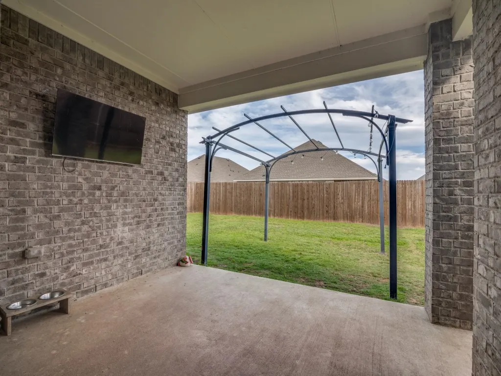 Single Family Residence For Sale in Hunt County , 204 Whitetail Way, Caddo Mills, Texas 75135, 4 Bedroom, 2 Bathroom, 2 Garage spaces, 1,826 Sqft, built in 2022, Preowned, Price $279,900, mls#21248002, Real Estate Agent in Caddo Mills, Homes For Sale in Hunt county, Homes For Sale in Caddo Mills, Realtor in Caddo Mills Texas, Real Estate Brokerage Independent Realty Texas, Luminita Cordes Realtor