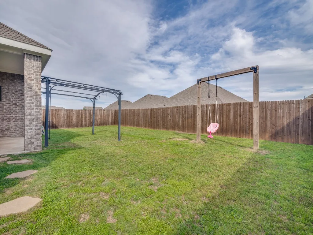Single Family Residence For Sale in Hunt County , 204 Whitetail Way, Caddo Mills, Texas 75135, 4 Bedroom, 2 Bathroom, 2 Garage spaces, 1,826 Sqft, built in 2022, Preowned, Price $279,900, mls#21248002, Real Estate Agent in Caddo Mills, Homes For Sale in Hunt county, Homes For Sale in Caddo Mills, Realtor in Caddo Mills Texas, Real Estate Brokerage Independent Realty Texas, Luminita Cordes Realtor
