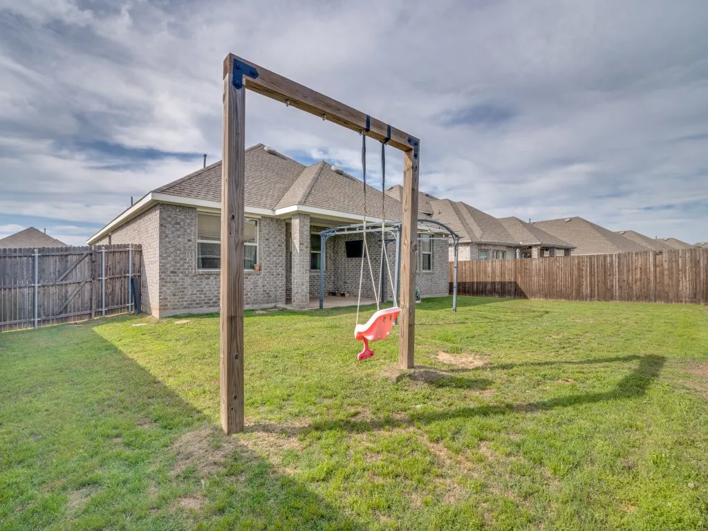 Single Family Residence For Sale in Hunt County , 204 Whitetail Way, Caddo Mills, Texas 75135, 4 Bedroom, 2 Bathroom, 2 Garage spaces, 1,826 Sqft, built in 2022, Preowned, Price $279,900, mls#21248002, Real Estate Agent in Caddo Mills, Homes For Sale in Hunt county, Homes For Sale in Caddo Mills, Realtor in Caddo Mills Texas, Real Estate Brokerage Independent Realty Texas, Luminita Cordes Realtor