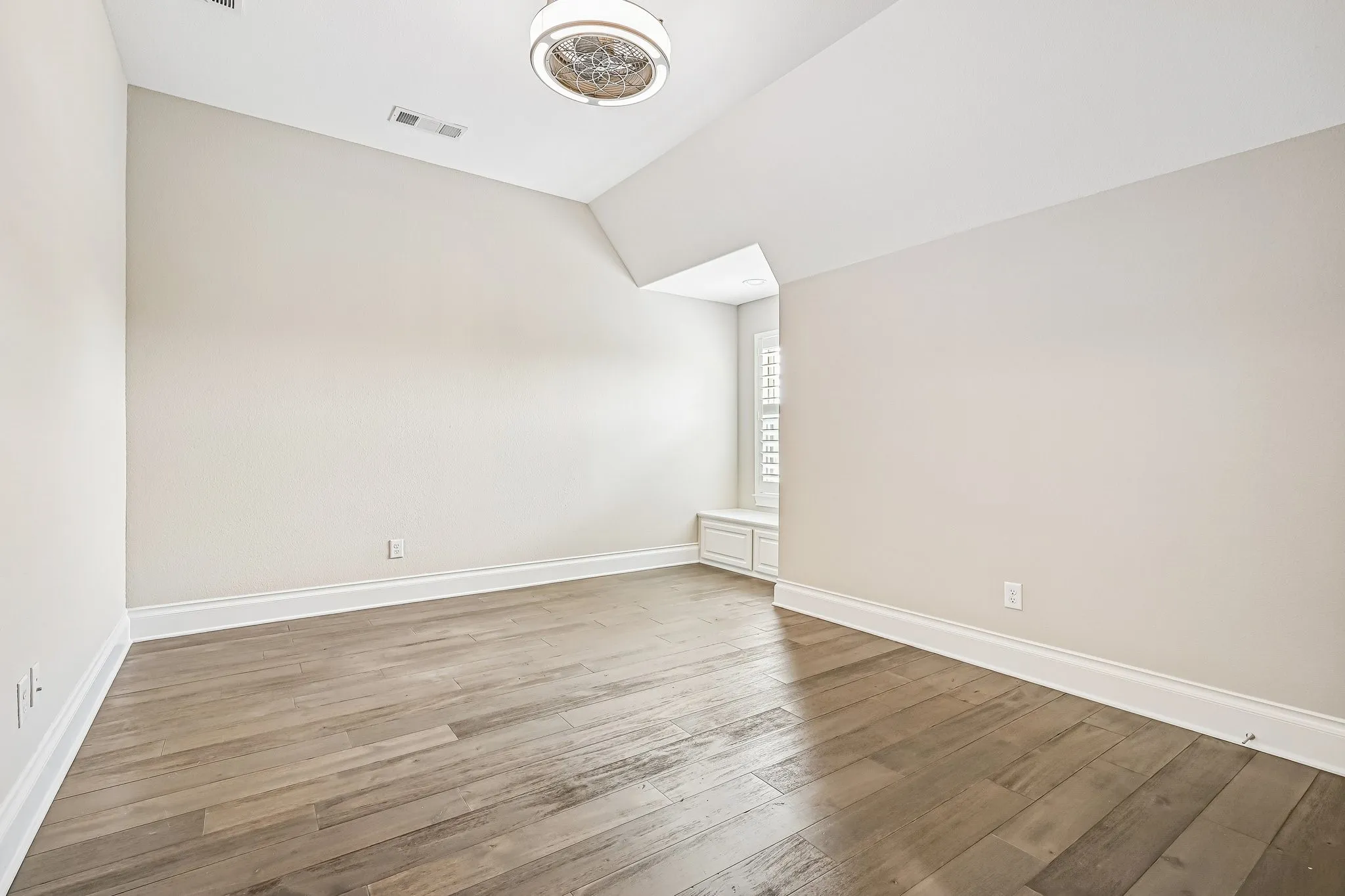 Secondary Bedroom with Ensuite Bathroom