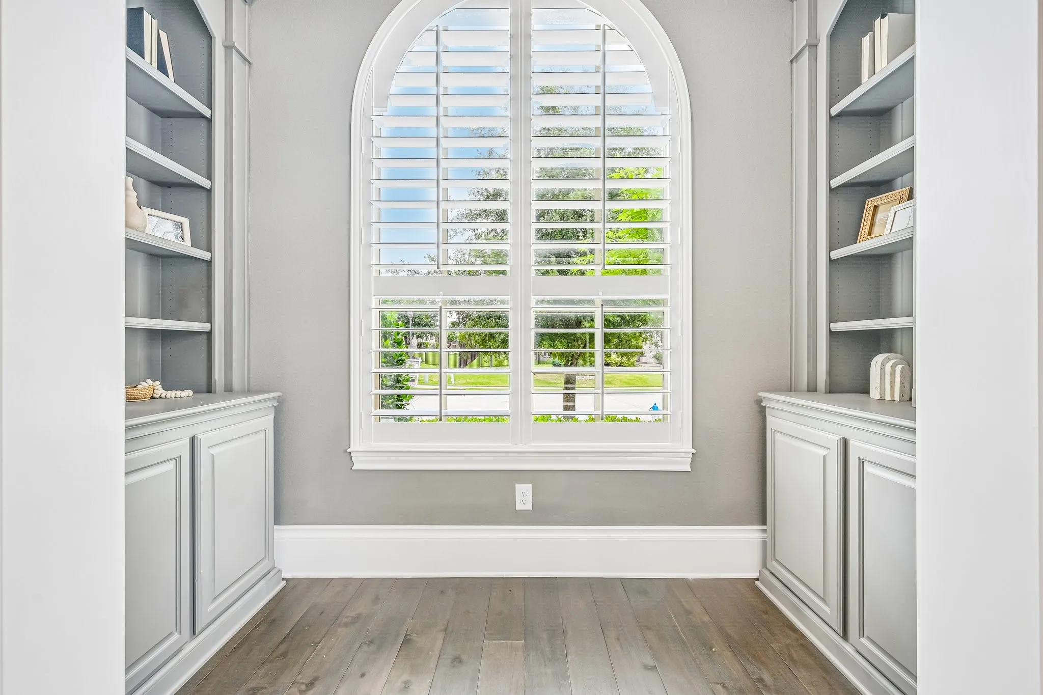 Single Family Residence For Sale in Collin County , 961 Cliff Creek Drive, Prosper, Texas 75078, 5 Bedroom, 8 Bathroom, 4 Garage spaces, 5,480 Sqft, built in 2017, Preowned, mls#21249212, Real Estate Agent in Prosper, Homes For Sale in Collin county, Homes For Sale in Prosper, Realtor in Prosper Texas, Real Estate Brokerage Independent Realty Texas, Luminita Cordes Realtor