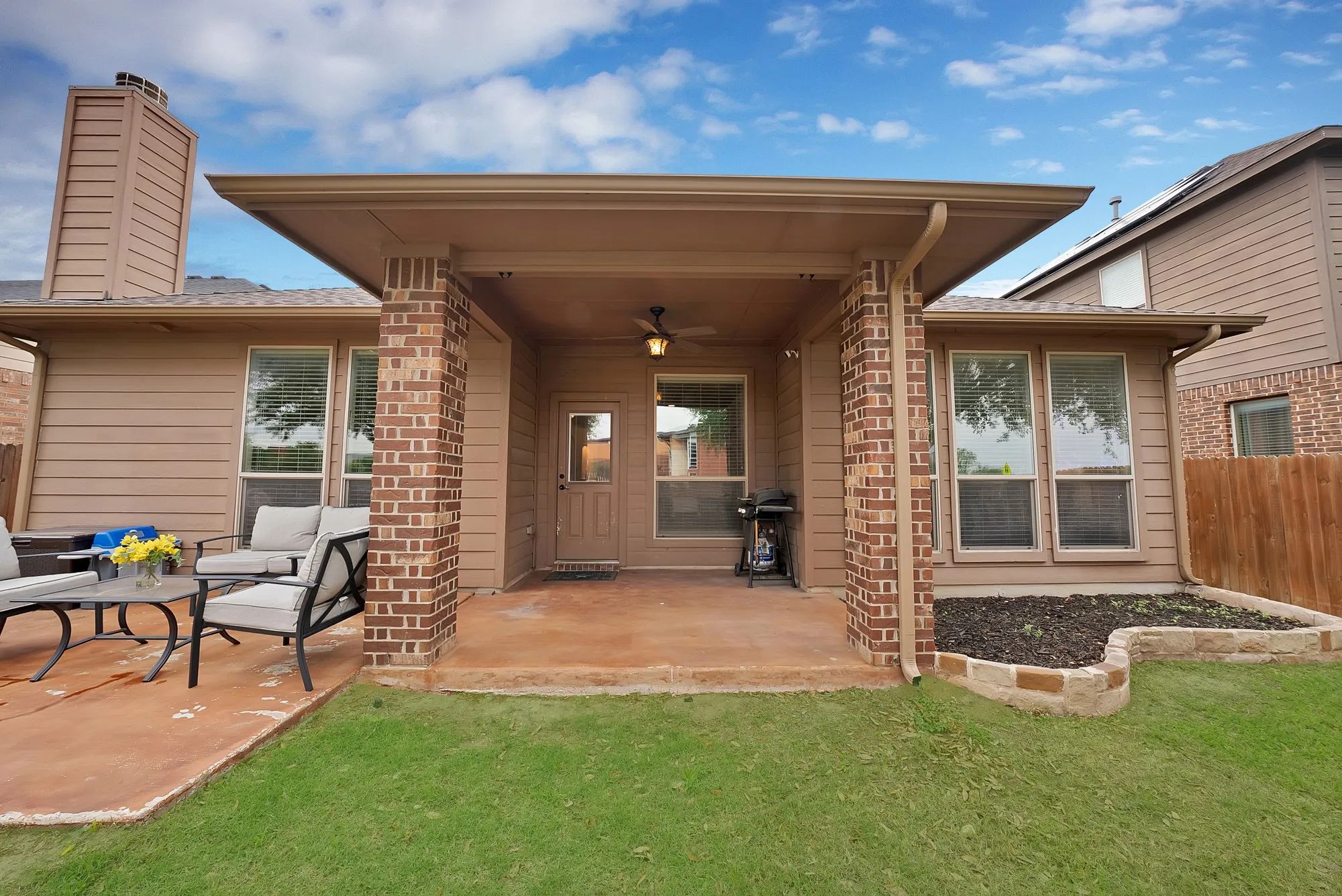 Single Family Residence For Sale in Tarrant County , 8116 Misty Water Drive, Fort Worth, Texas 76131, 3 Bedroom, 2 Bathroom, 2 Garage spaces, 1,892 Sqft, built in 2011, Preowned, mls#21248265, Real Estate Agent in Fort Worth, Homes For Sale in Tarrant county, Homes For Sale in Fort Worth, Realtor in Fort Worth Texas, Real Estate Brokerage Independent Realty Texas, Luminita Cordes Realtor