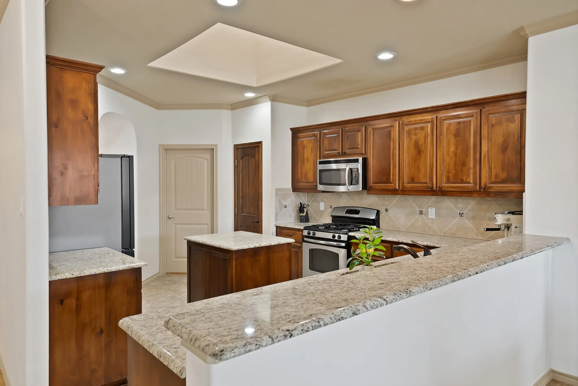Single Family Residence For Sale in Tarrant County , 8116 Misty Water Drive, Fort Worth, Texas 76131, 3 Bedroom, 2 Bathroom, 2 Garage spaces, 1,892 Sqft, built in 2011, Preowned, mls#21248265, Real Estate Agent in Fort Worth, Homes For Sale in Tarrant county, Homes For Sale in Fort Worth, Realtor in Fort Worth Texas, Real Estate Brokerage Independent Realty Texas, Luminita Cordes Realtor