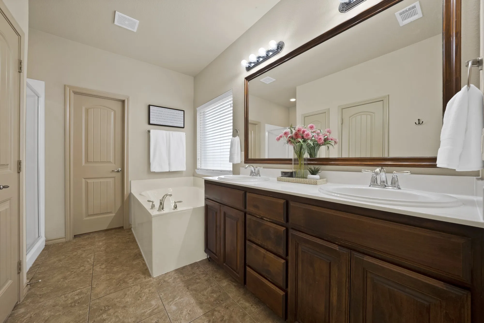 Single Family Residence For Sale in Tarrant County , 8116 Misty Water Drive, Fort Worth, Texas 76131, 3 Bedroom, 2 Bathroom, 2 Garage spaces, 1,892 Sqft, built in 2011, Preowned, mls#21248265, Real Estate Agent in Fort Worth, Homes For Sale in Tarrant county, Homes For Sale in Fort Worth, Realtor in Fort Worth Texas, Real Estate Brokerage Independent Realty Texas, Luminita Cordes Realtor