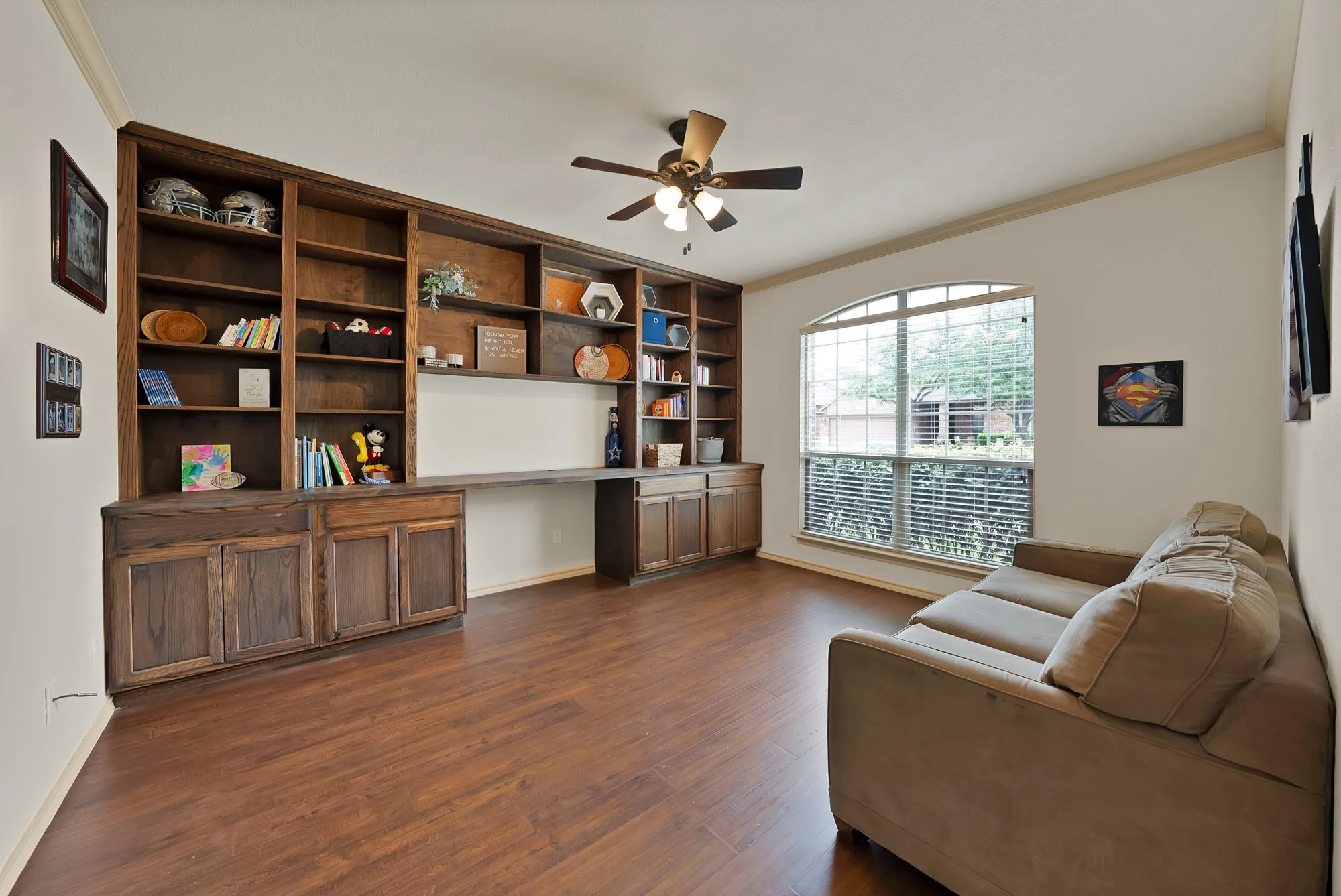 Single Family Residence For Sale in Tarrant County , 8116 Misty Water Drive, Fort Worth, Texas 76131, 3 Bedroom, 2 Bathroom, 2 Garage spaces, 1,892 Sqft, built in 2011, Preowned, mls#21248265, Real Estate Agent in Fort Worth, Homes For Sale in Tarrant county, Homes For Sale in Fort Worth, Realtor in Fort Worth Texas, Real Estate Brokerage Independent Realty Texas, Luminita Cordes Realtor