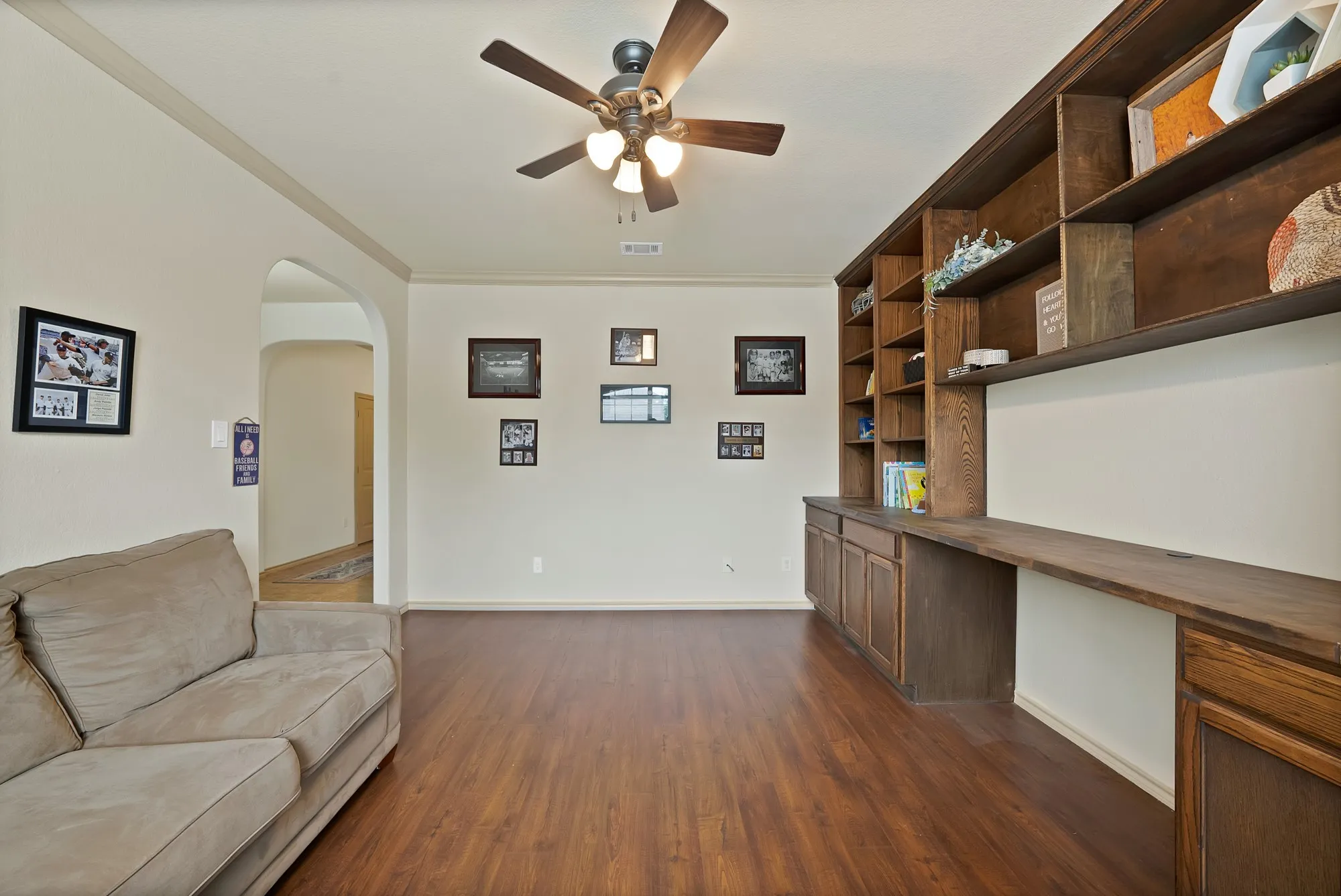 Single Family Residence For Sale in Tarrant County , 8116 Misty Water Drive, Fort Worth, Texas 76131, 3 Bedroom, 2 Bathroom, 2 Garage spaces, 1,892 Sqft, built in 2011, Preowned, mls#21248265, Real Estate Agent in Fort Worth, Homes For Sale in Tarrant county, Homes For Sale in Fort Worth, Realtor in Fort Worth Texas, Real Estate Brokerage Independent Realty Texas, Luminita Cordes Realtor