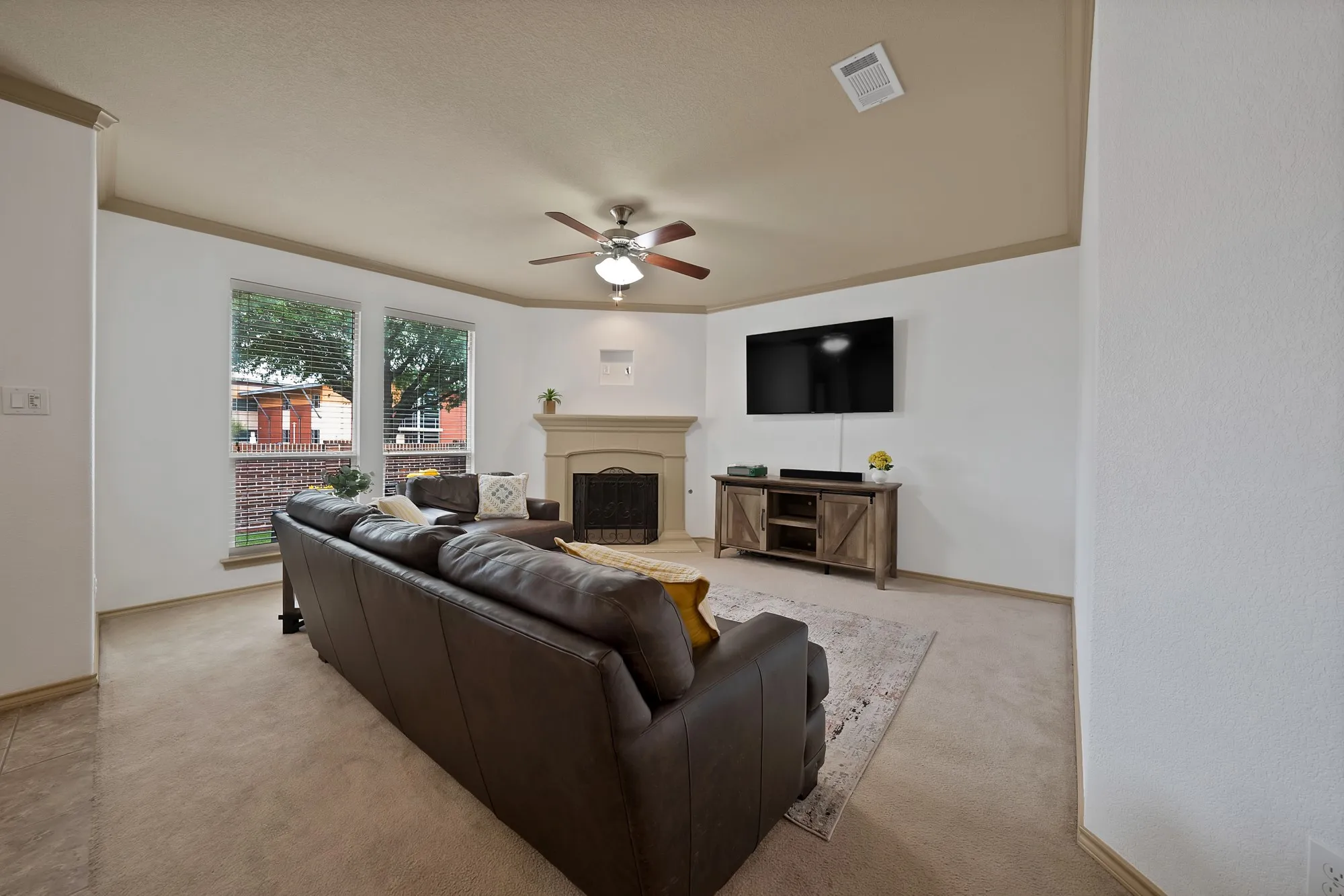 Single Family Residence For Sale in Tarrant County , 8116 Misty Water Drive, Fort Worth, Texas 76131, 3 Bedroom, 2 Bathroom, 2 Garage spaces, 1,892 Sqft, built in 2011, Preowned, mls#21248265, Real Estate Agent in Fort Worth, Homes For Sale in Tarrant county, Homes For Sale in Fort Worth, Realtor in Fort Worth Texas, Real Estate Brokerage Independent Realty Texas, Luminita Cordes Realtor