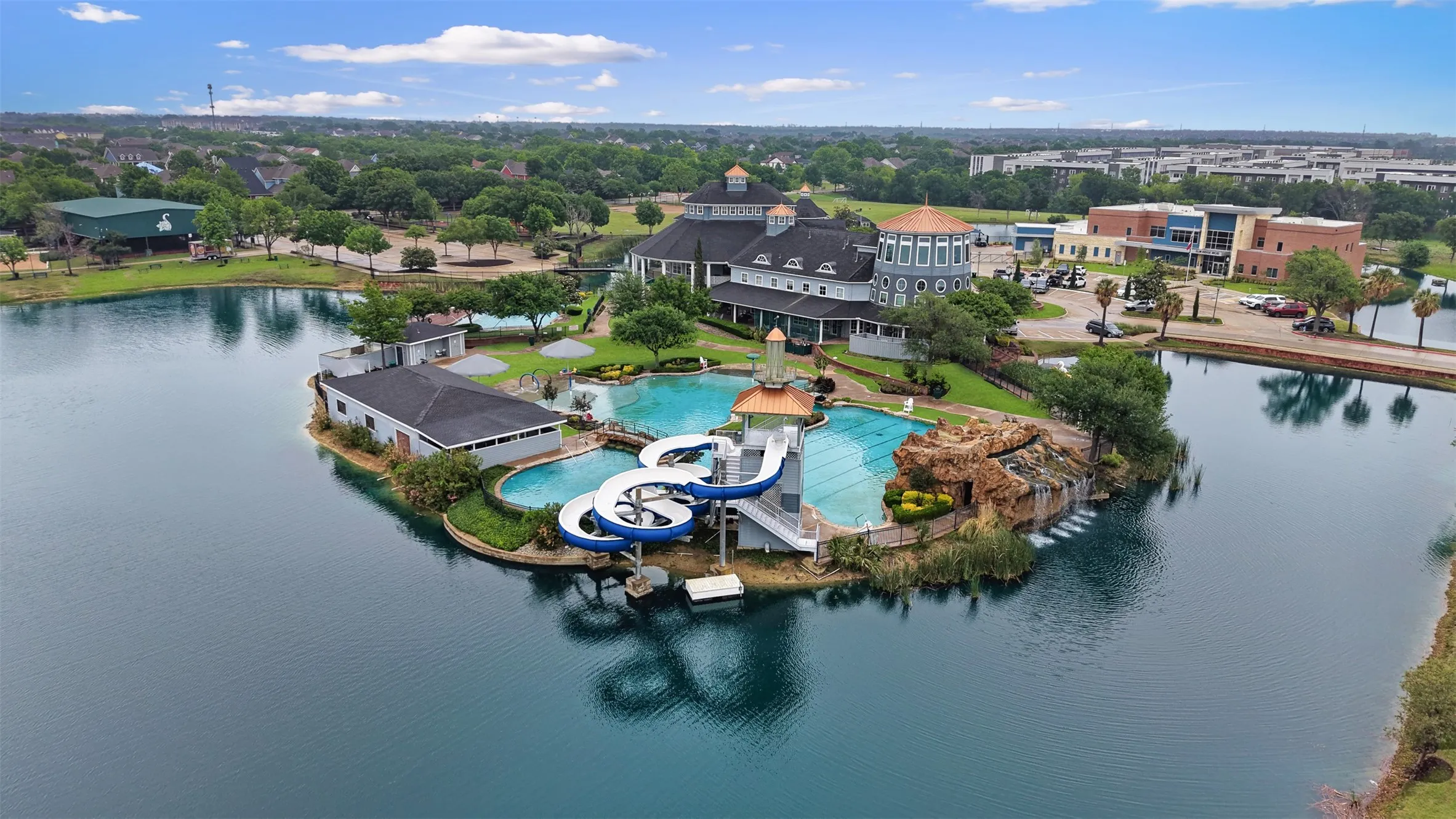 Single Family Residence For Sale in Denton County , 813 Dogwood Trail, Aubrey, Texas 76227, 3 Bedroom, 3 Bathroom, 2 Garage spaces, 2,633 Sqft, built in 2023, mls#21249168, Real Estate Agent in Aubrey, Homes For Sale in Denton county, Homes For Sale in Aubrey, Realtor in Aubrey Texas, Real Estate Brokerage Independent Realty Texas, Luminita Cordes Realtor