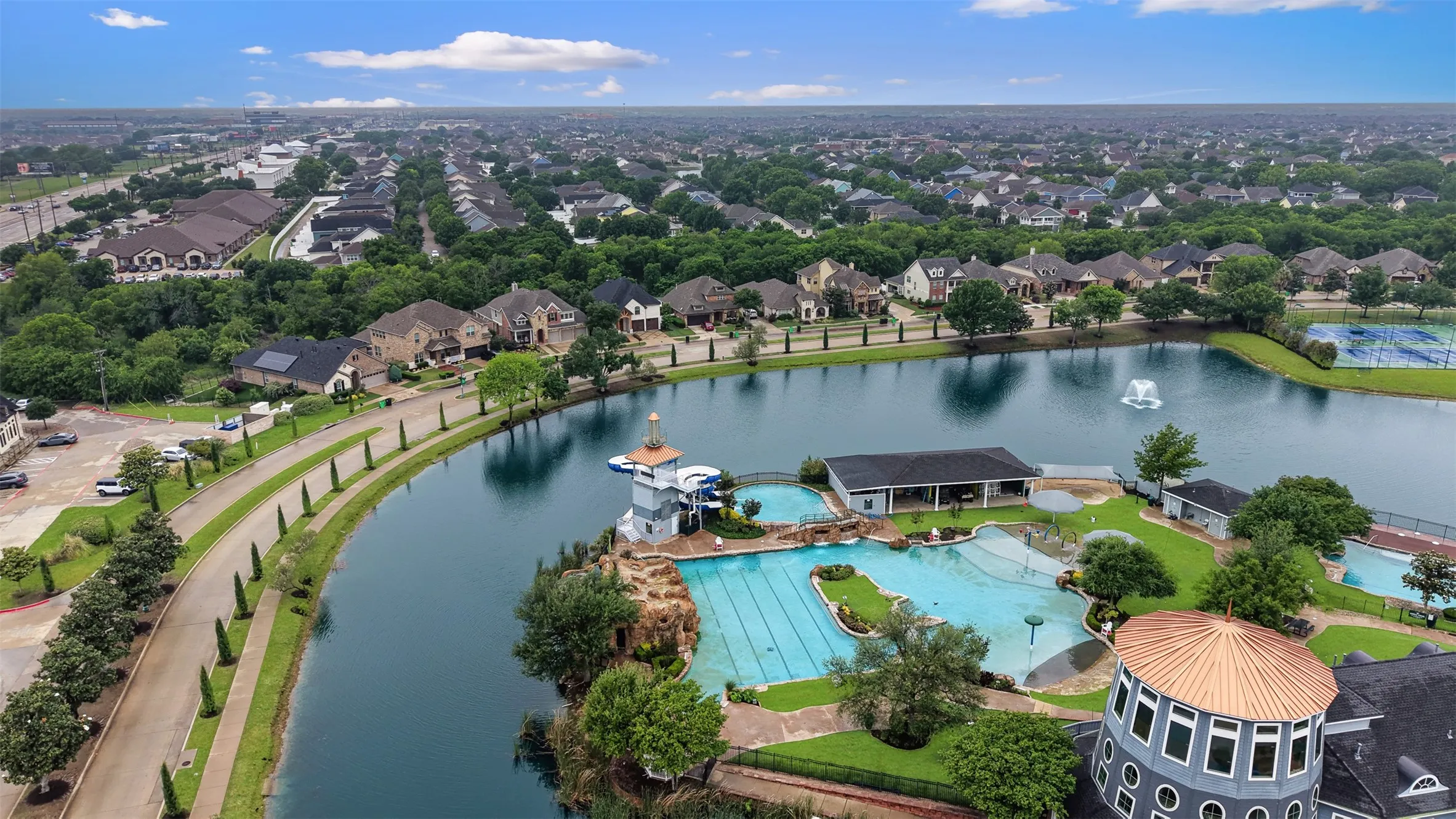Single Family Residence For Sale in Denton County , 813 Dogwood Trail, Aubrey, Texas 76227, 3 Bedroom, 3 Bathroom, 2 Garage spaces, 2,633 Sqft, built in 2023, mls#21249168, Real Estate Agent in Aubrey, Homes For Sale in Denton county, Homes For Sale in Aubrey, Realtor in Aubrey Texas, Real Estate Brokerage Independent Realty Texas, Luminita Cordes Realtor