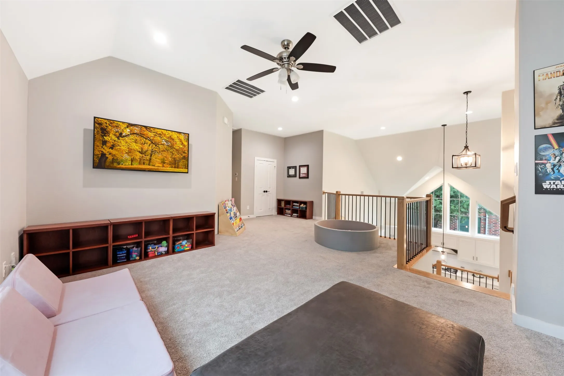 Single Family Residence For Sale in Denton County , 813 Dogwood Trail, Aubrey, Texas 76227, 3 Bedroom, 3 Bathroom, 2 Garage spaces, 2,633 Sqft, built in 2023, mls#21249168, Real Estate Agent in Aubrey, Homes For Sale in Denton county, Homes For Sale in Aubrey, Realtor in Aubrey Texas, Real Estate Brokerage Independent Realty Texas, Luminita Cordes Realtor
