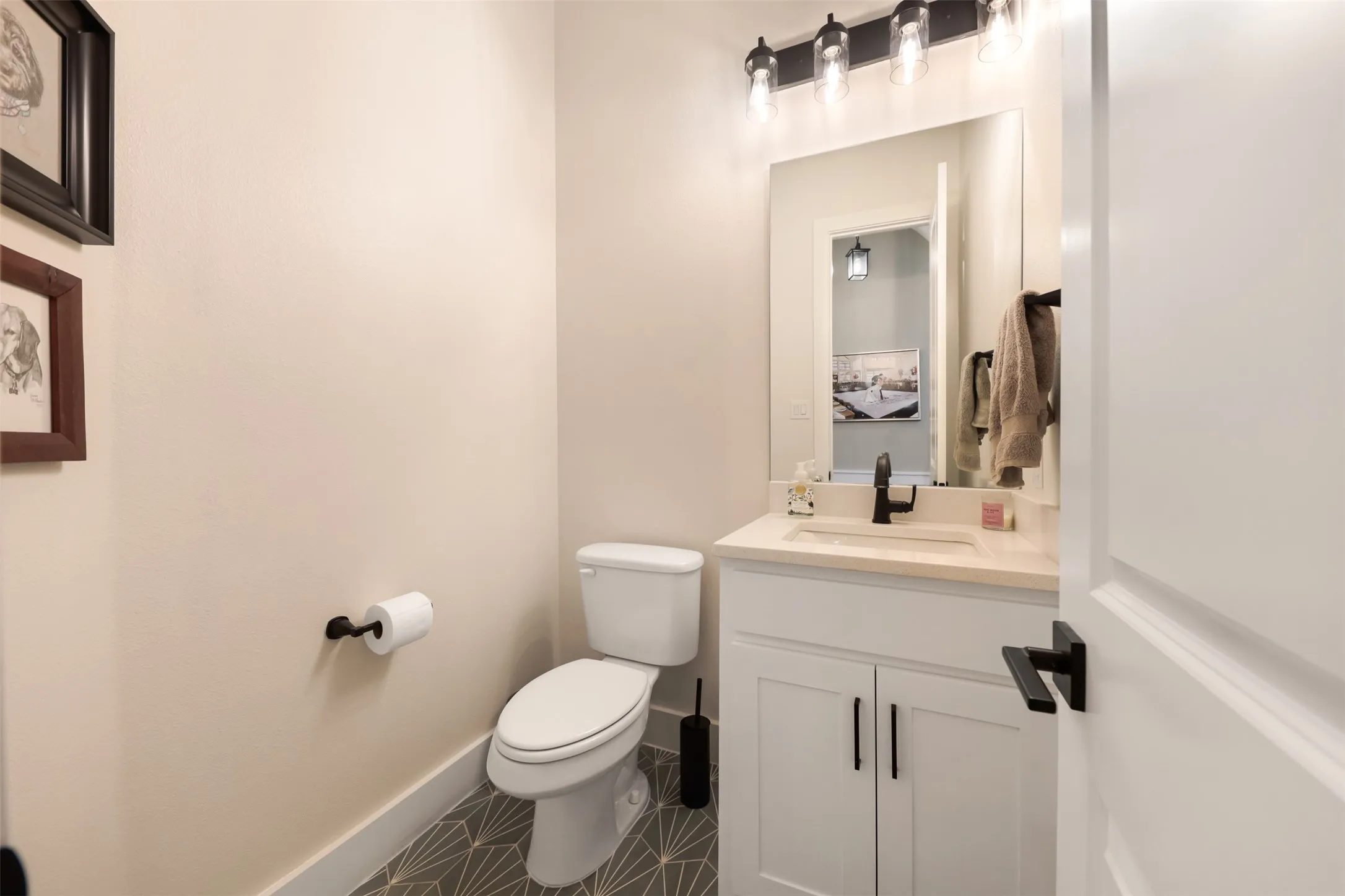 Single Family Residence For Sale in Denton County , 813 Dogwood Trail, Aubrey, Texas 76227, 3 Bedroom, 3 Bathroom, 2 Garage spaces, 2,633 Sqft, built in 2023, mls#21249168, Real Estate Agent in Aubrey, Homes For Sale in Denton county, Homes For Sale in Aubrey, Realtor in Aubrey Texas, Real Estate Brokerage Independent Realty Texas, Luminita Cordes Realtor