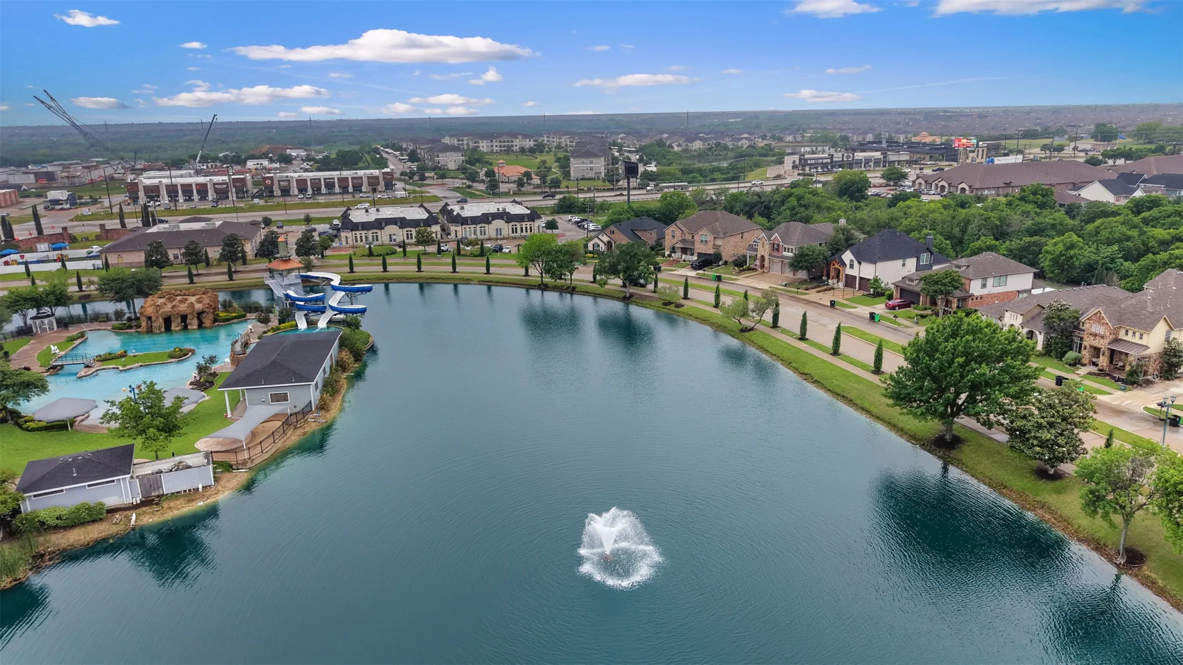Single Family Residence For Sale in Denton County , 813 Dogwood Trail, Aubrey, Texas 76227, 3 Bedroom, 3 Bathroom, 2 Garage spaces, 2,633 Sqft, built in 2023, mls#21249168, Real Estate Agent in Aubrey, Homes For Sale in Denton county, Homes For Sale in Aubrey, Realtor in Aubrey Texas, Real Estate Brokerage Independent Realty Texas, Luminita Cordes Realtor