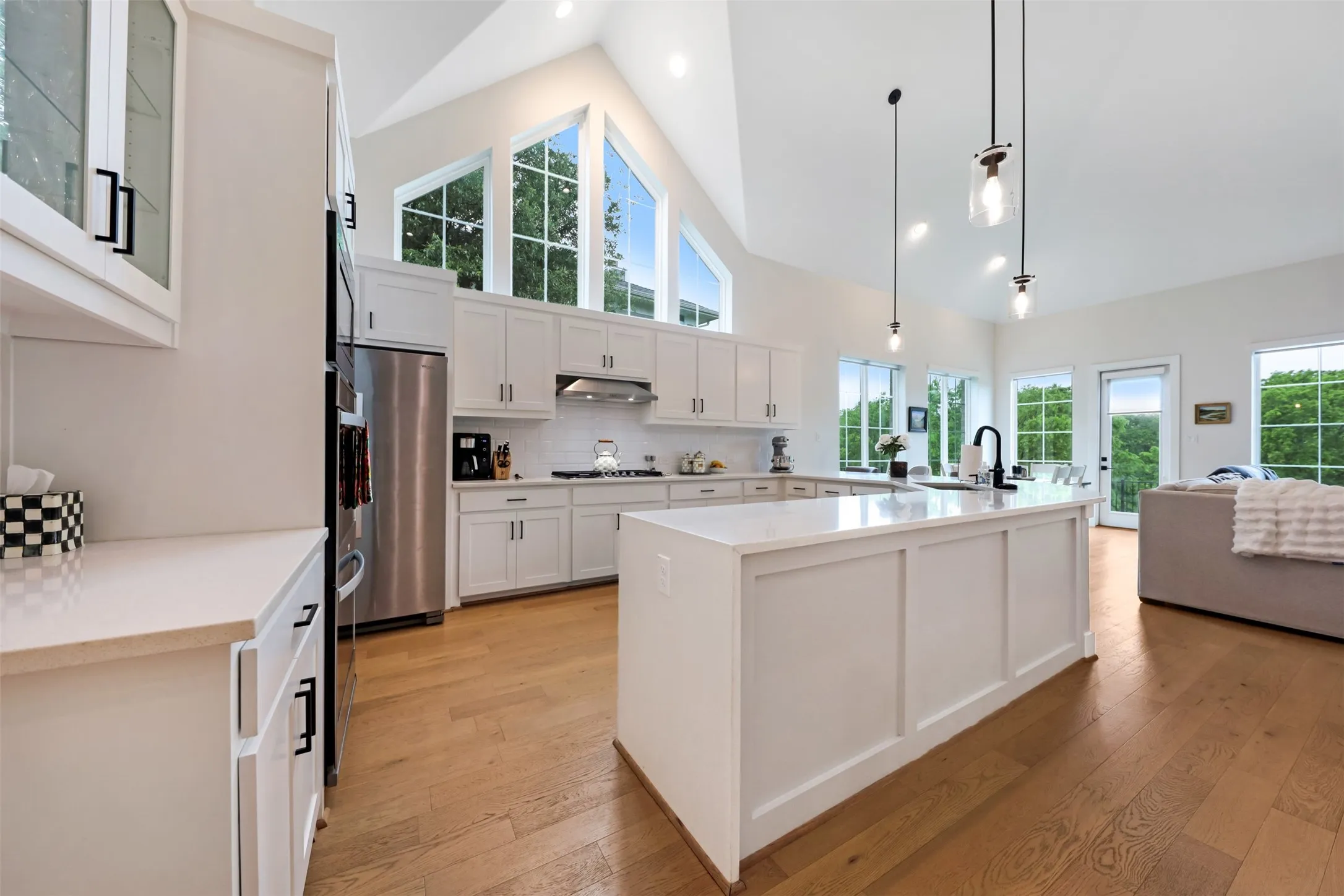 Single Family Residence For Sale in Denton County , 813 Dogwood Trail, Aubrey, Texas 76227, 3 Bedroom, 3 Bathroom, 2 Garage spaces, 2,633 Sqft, built in 2023, mls#21249168, Real Estate Agent in Aubrey, Homes For Sale in Denton county, Homes For Sale in Aubrey, Realtor in Aubrey Texas, Real Estate Brokerage Independent Realty Texas, Luminita Cordes Realtor