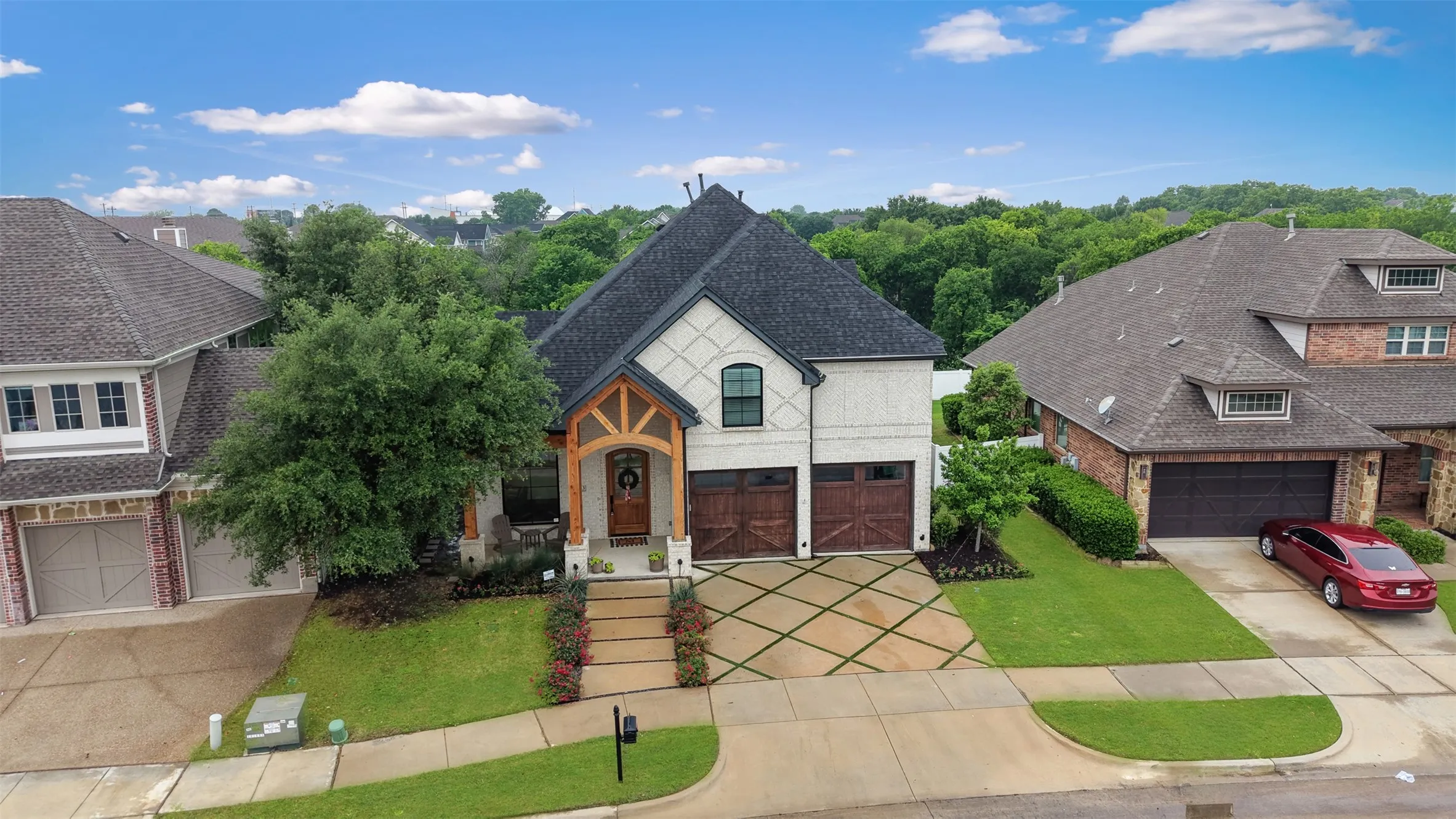 Single Family Residence For Sale in Denton County , 813 Dogwood Trail, Aubrey, Texas 76227, 3 Bedroom, 3 Bathroom, 2 Garage spaces, 2,633 Sqft, built in 2023, mls#21249168, Real Estate Agent in Aubrey, Homes For Sale in Denton county, Homes For Sale in Aubrey, Realtor in Aubrey Texas, Real Estate Brokerage Independent Realty Texas, Luminita Cordes Realtor