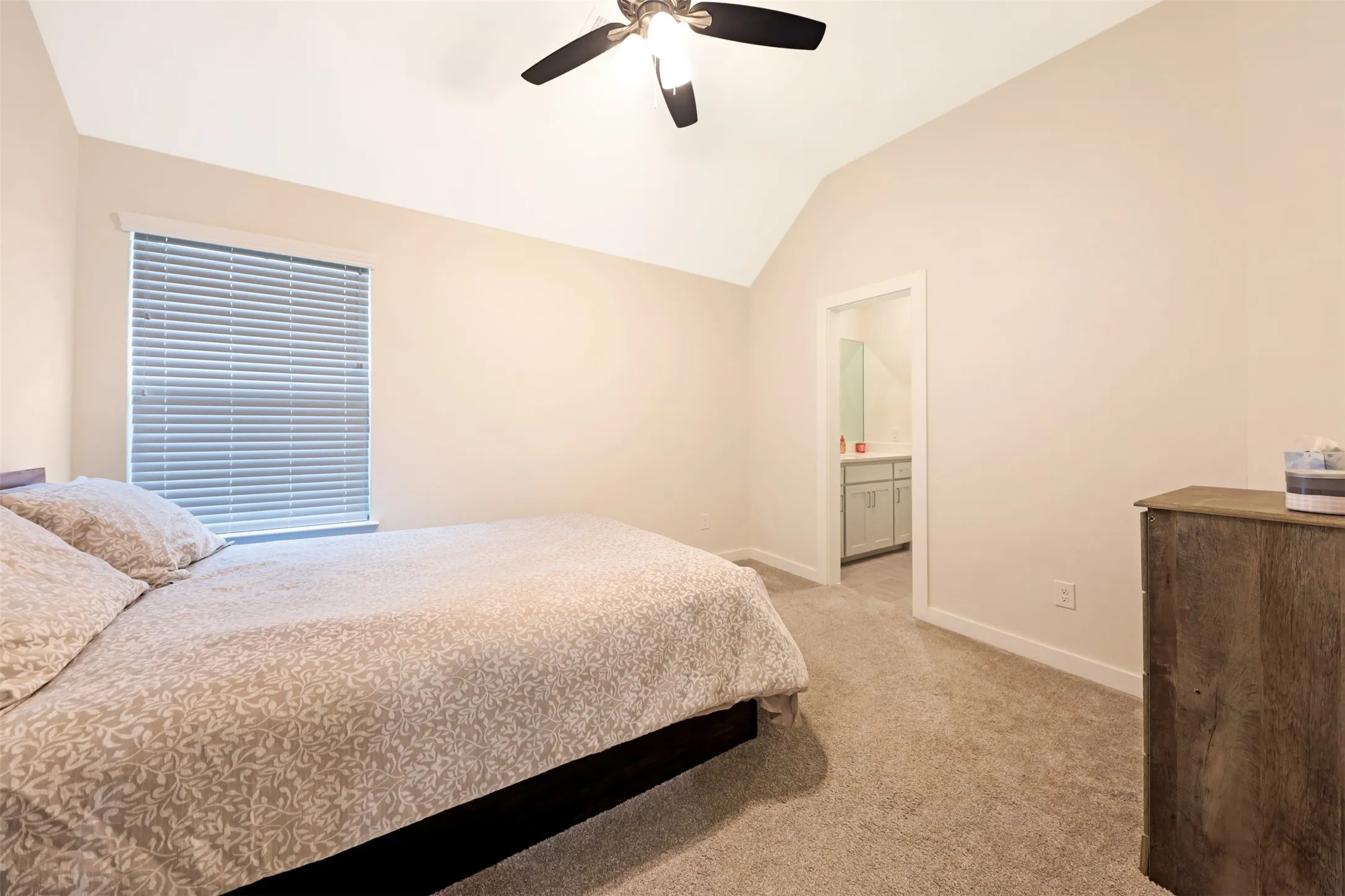 Single Family Residence For Sale in Denton County , 813 Dogwood Trail, Aubrey, Texas 76227, 3 Bedroom, 3 Bathroom, 2 Garage spaces, 2,633 Sqft, built in 2023, mls#21249168, Real Estate Agent in Aubrey, Homes For Sale in Denton county, Homes For Sale in Aubrey, Realtor in Aubrey Texas, Real Estate Brokerage Independent Realty Texas, Luminita Cordes Realtor