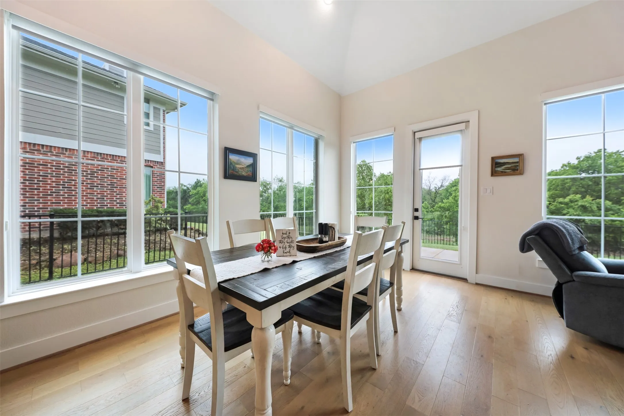 Single Family Residence For Sale in Denton County , 813 Dogwood Trail, Aubrey, Texas 76227, 3 Bedroom, 3 Bathroom, 2 Garage spaces, 2,633 Sqft, built in 2023, mls#21249168, Real Estate Agent in Aubrey, Homes For Sale in Denton county, Homes For Sale in Aubrey, Realtor in Aubrey Texas, Real Estate Brokerage Independent Realty Texas, Luminita Cordes Realtor