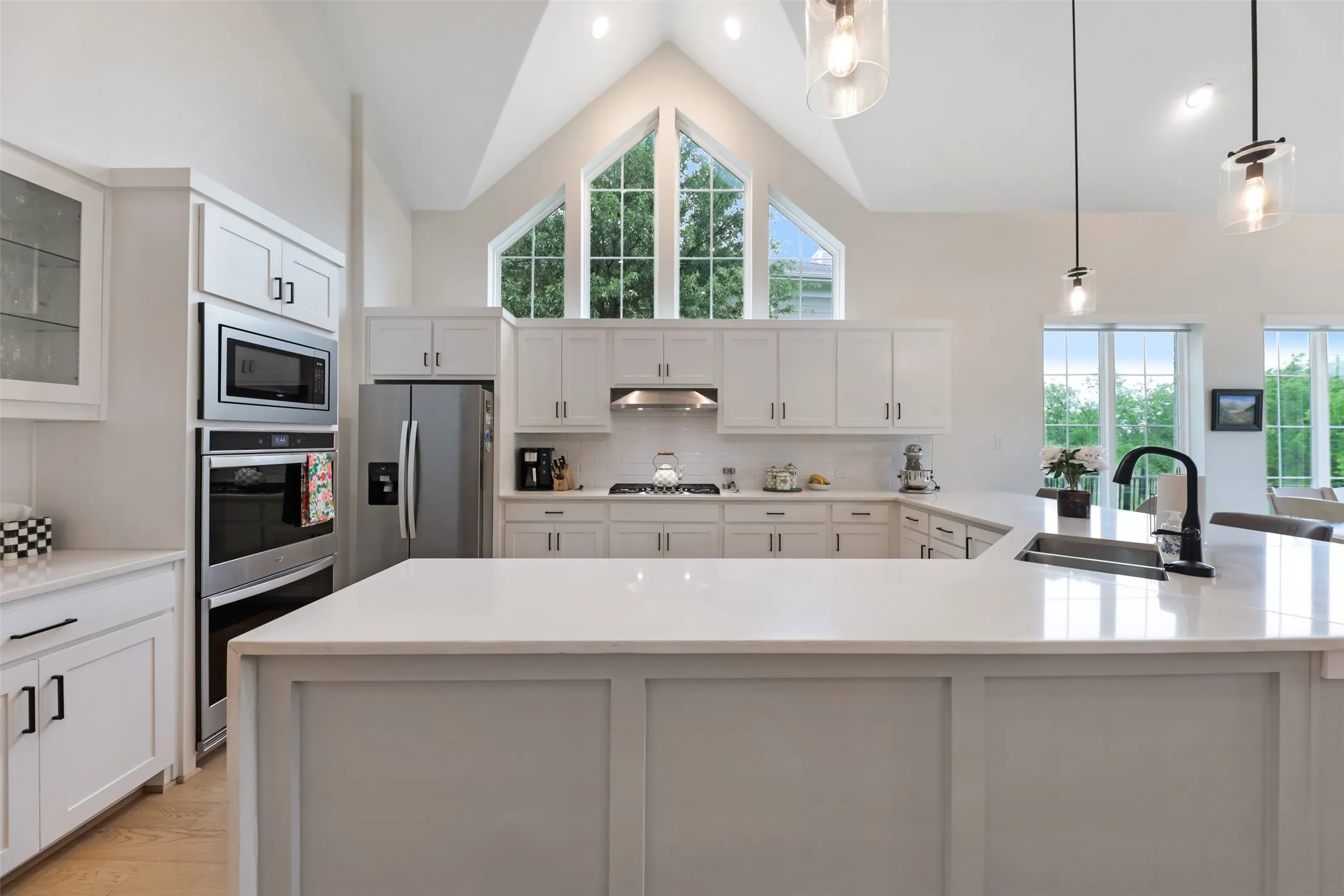 Single Family Residence For Sale in Denton County , 813 Dogwood Trail, Aubrey, Texas 76227, 3 Bedroom, 3 Bathroom, 2 Garage spaces, 2,633 Sqft, built in 2023, mls#21249168, Real Estate Agent in Aubrey, Homes For Sale in Denton county, Homes For Sale in Aubrey, Realtor in Aubrey Texas, Real Estate Brokerage Independent Realty Texas, Luminita Cordes Realtor