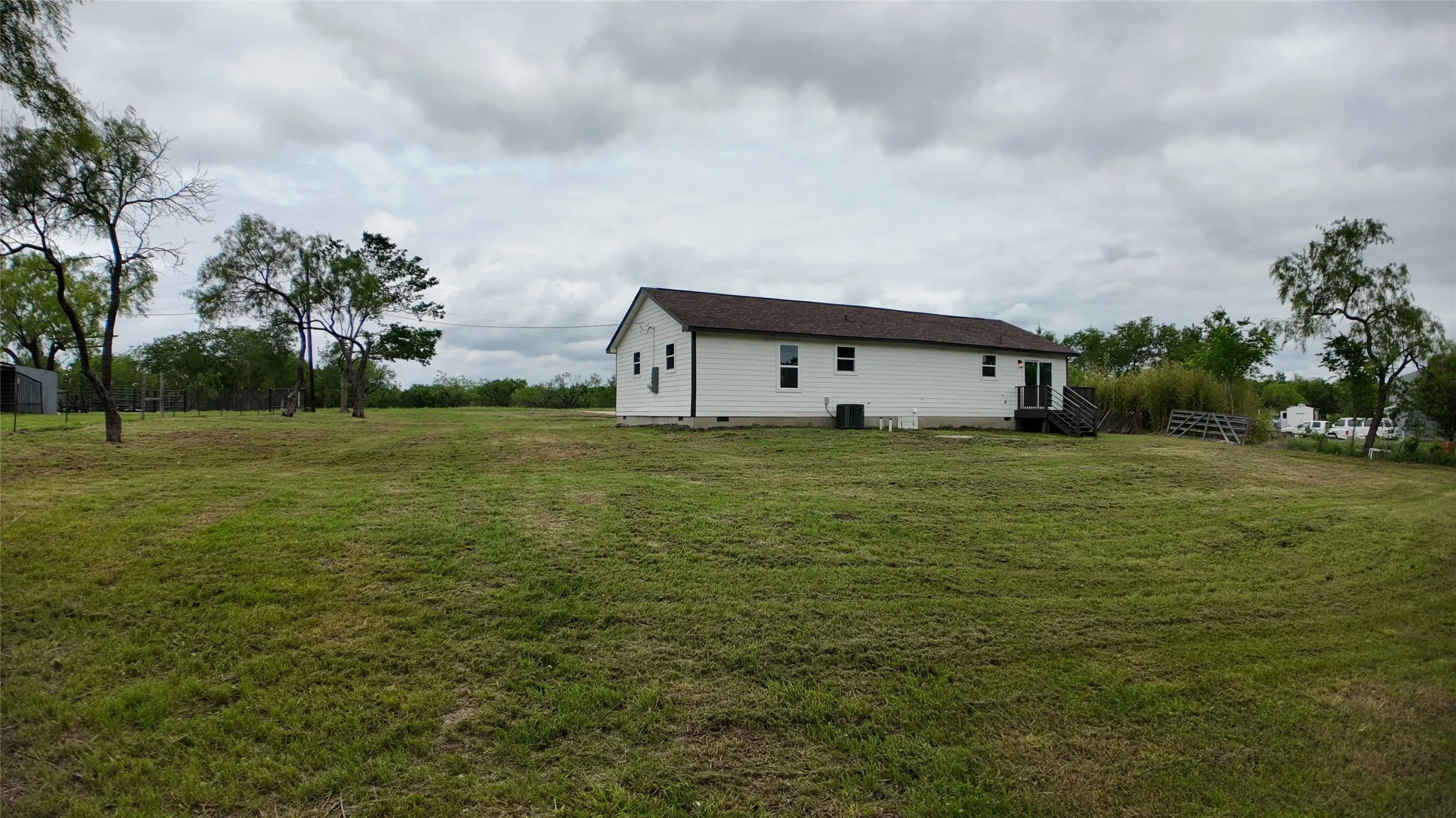 Single Family Residence For Sale in Navarro County , 3037 County Road 0018, Corsicana, Texas 75110, 4 Bedrooms, 2 Bathrooms, Garage spaces, 1,430 Sqft, built in 1998, Price $264,900, mls#21249300, Real Estate Agent in Corsicana, Homes For Sale in Navarro county, Homes For Sale in Corsicana, Realtor in Corsicana Texas, Real Estate Brokerage Independent Realty Texas, Luminita Cordes Realtor