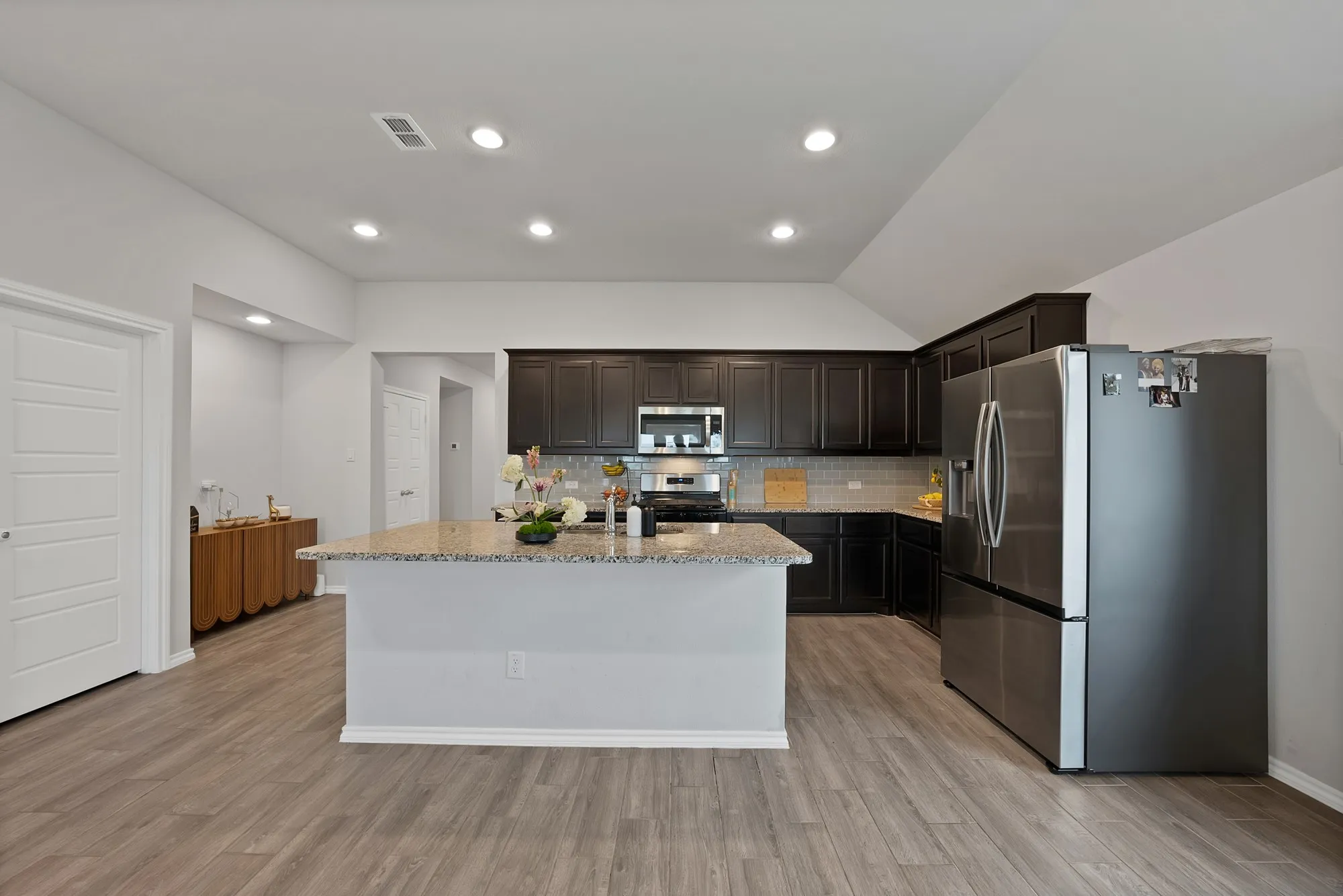 Single Family Residence For Sale in Ellis County , 340 Freestall Drive, Midlothian, Texas 76065, 4 Bedroom, 2 Bathroom, 2 Garage spaces, 2,178 Sqft, built in 2023, Preowned, Price $434,000, mls#21246298, Real Estate Agent in Midlothian, Homes For Sale in Ellis county, Homes For Sale in Midlothian, Realtor in Midlothian Texas, Real Estate Brokerage Independent Realty Texas, Luminita Cordes Realtor