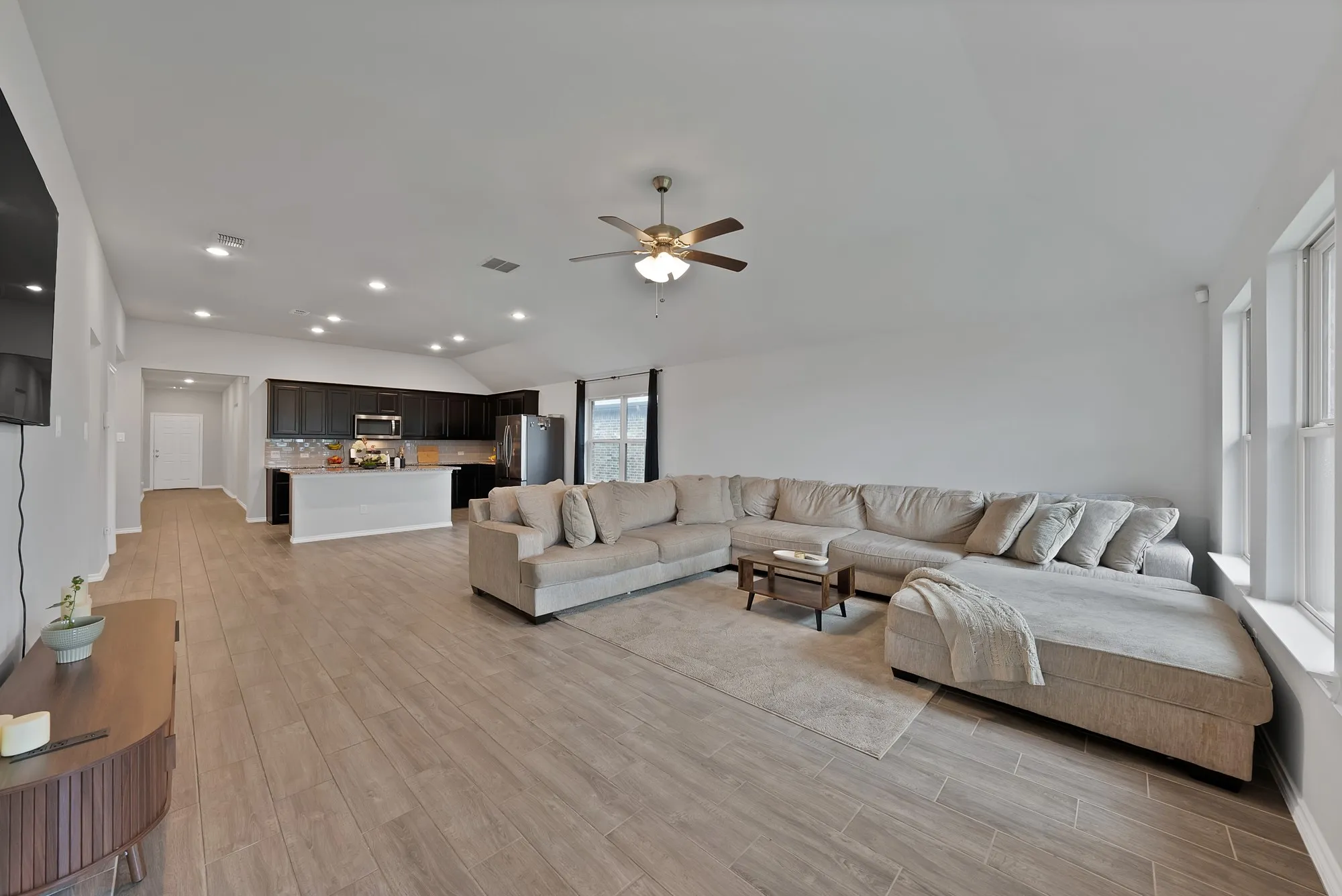 Single Family Residence For Sale in Ellis County , 340 Freestall Drive, Midlothian, Texas 76065, 4 Bedroom, 2 Bathroom, 2 Garage spaces, 2,178 Sqft, built in 2023, Preowned, Price $434,000, mls#21246298, Real Estate Agent in Midlothian, Homes For Sale in Ellis county, Homes For Sale in Midlothian, Realtor in Midlothian Texas, Real Estate Brokerage Independent Realty Texas, Luminita Cordes Realtor