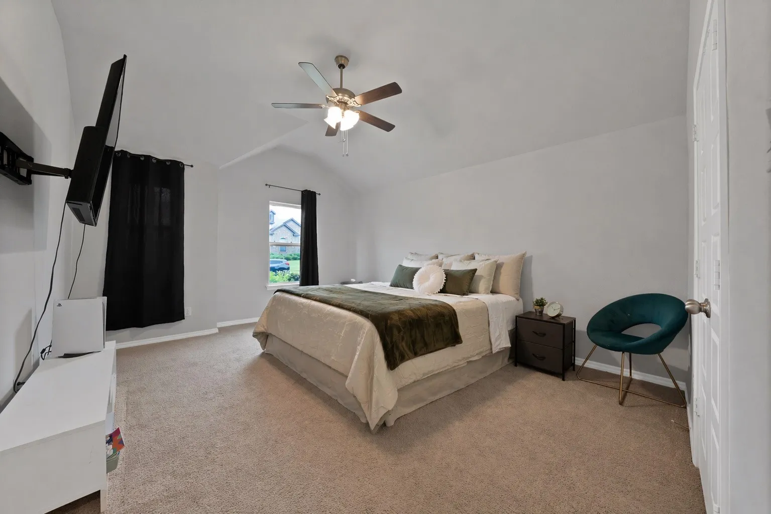 Single Family Residence For Sale in Ellis County , 340 Freestall Drive, Midlothian, Texas 76065, 4 Bedroom, 2 Bathroom, 2 Garage spaces, 2,178 Sqft, built in 2023, Preowned, Price $434,000, mls#21246298, Real Estate Agent in Midlothian, Homes For Sale in Ellis county, Homes For Sale in Midlothian, Realtor in Midlothian Texas, Real Estate Brokerage Independent Realty Texas, Luminita Cordes Realtor