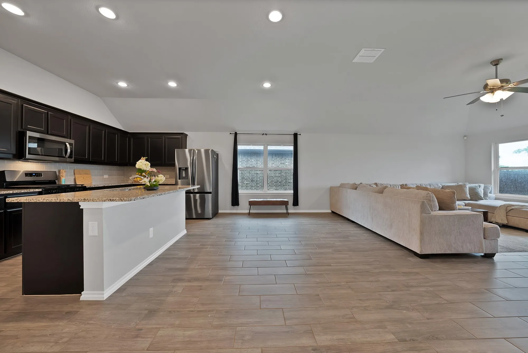 Single Family Residence For Sale in Ellis County , 340 Freestall Drive, Midlothian, Texas 76065, 4 Bedroom, 2 Bathroom, 2 Garage spaces, 2,178 Sqft, built in 2023, Preowned, Price $434,000, mls#21246298, Real Estate Agent in Midlothian, Homes For Sale in Ellis county, Homes For Sale in Midlothian, Realtor in Midlothian Texas, Real Estate Brokerage Independent Realty Texas, Luminita Cordes Realtor