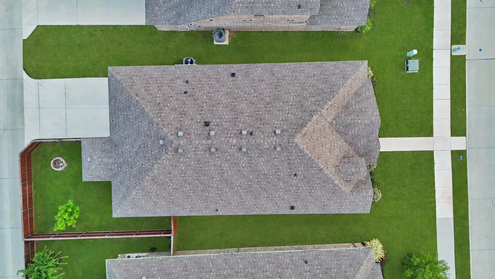 Single Family Residence For Sale in Ellis County , 340 Freestall Drive, Midlothian, Texas 76065, 4 Bedroom, 2 Bathroom, 2 Garage spaces, 2,178 Sqft, built in 2023, Preowned, Price $434,000, mls#21246298, Real Estate Agent in Midlothian, Homes For Sale in Ellis county, Homes For Sale in Midlothian, Realtor in Midlothian Texas, Real Estate Brokerage Independent Realty Texas, Luminita Cordes Realtor