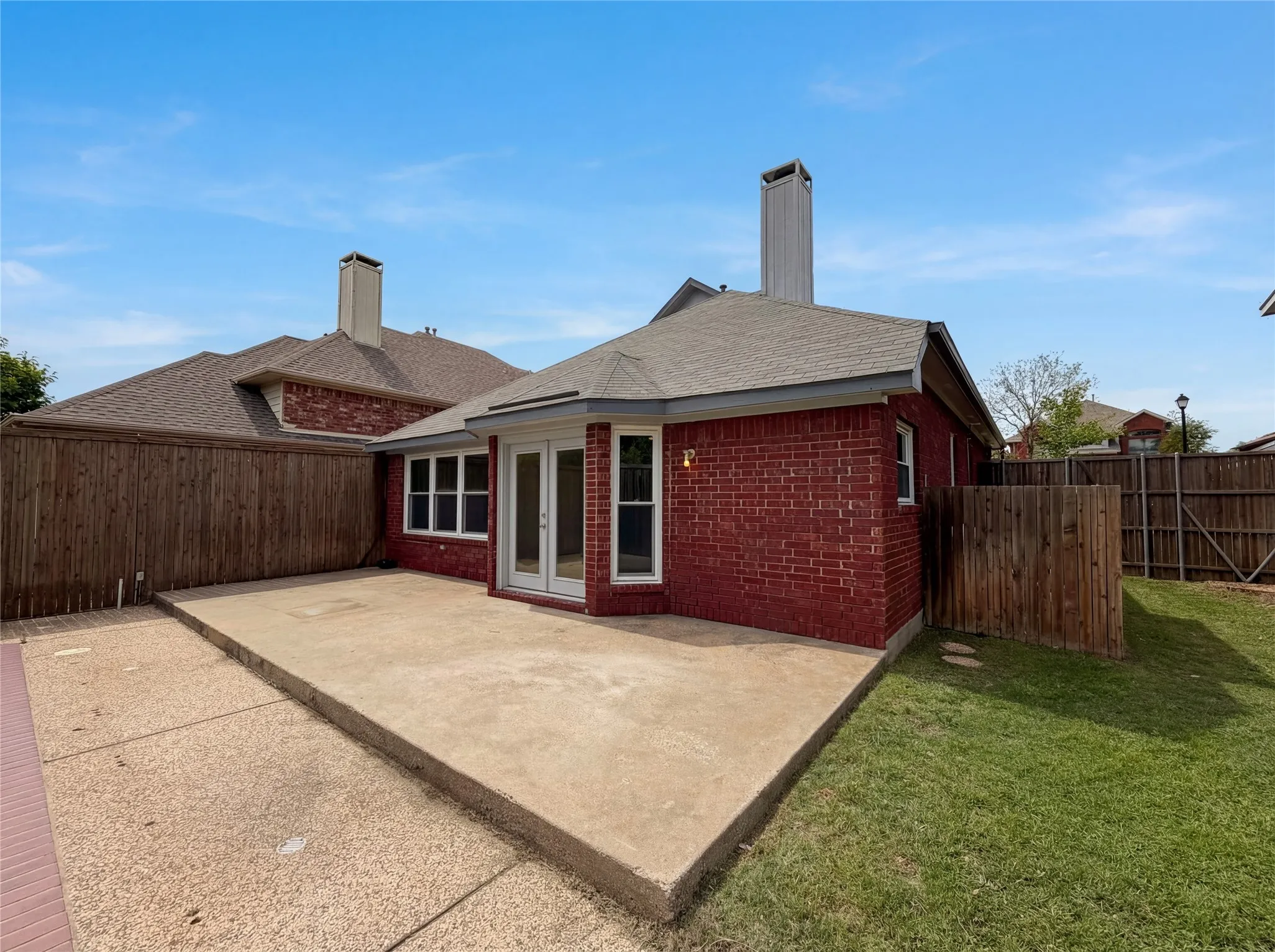 Single Family Residence For Sale in Dallas County , 610 Saint Andrews Place, Coppell, Texas 75019, 3 Bedroom, 2 Bathroom, 2 Garage spaces, 1,390 Sqft, built in 1991, Preowned, mls#21249111, Real Estate Agent in Coppell, Homes For Sale in Dallas county, Homes For Sale in Coppell, Realtor in Coppell Texas, Real Estate Brokerage Independent Realty Texas, Luminita Cordes Realtor