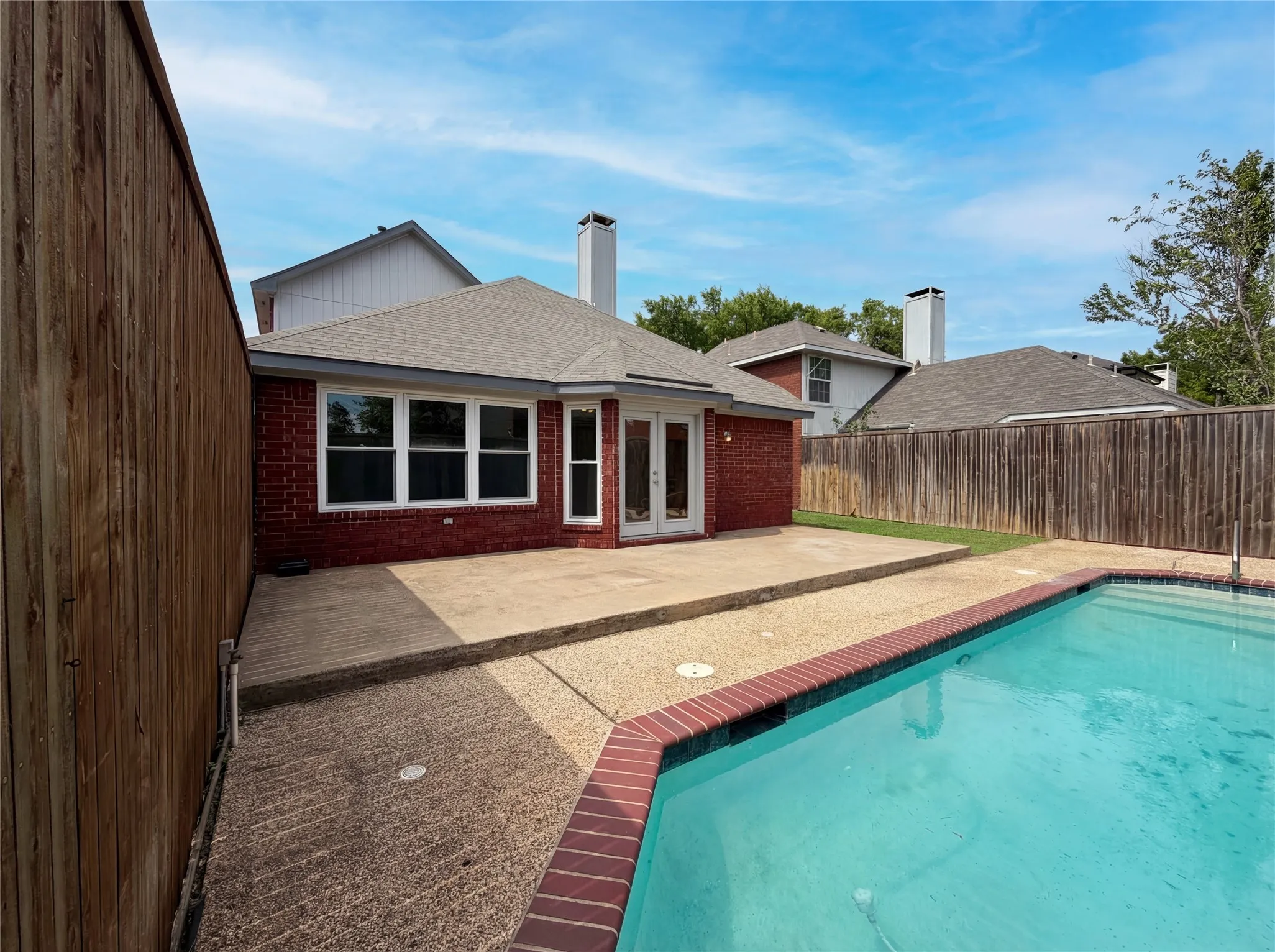 Single Family Residence For Sale in Dallas County , 610 Saint Andrews Place, Coppell, Texas 75019, 3 Bedroom, 2 Bathroom, 2 Garage spaces, 1,390 Sqft, built in 1991, Preowned, mls#21249111, Real Estate Agent in Coppell, Homes For Sale in Dallas county, Homes For Sale in Coppell, Realtor in Coppell Texas, Real Estate Brokerage Independent Realty Texas, Luminita Cordes Realtor