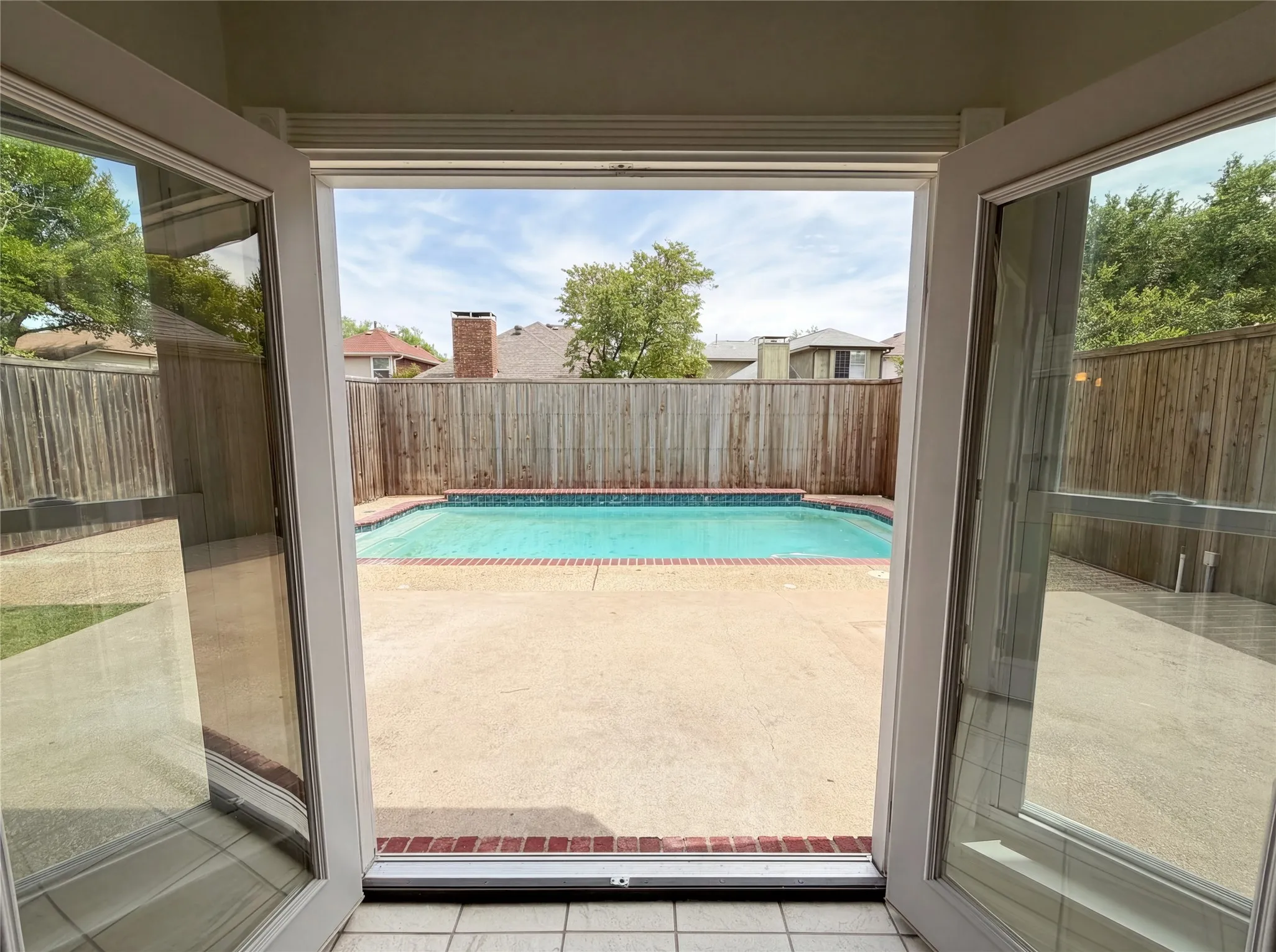 Single Family Residence For Sale in Dallas County , 610 Saint Andrews Place, Coppell, Texas 75019, 3 Bedroom, 2 Bathroom, 2 Garage spaces, 1,390 Sqft, built in 1991, Preowned, mls#21249111, Real Estate Agent in Coppell, Homes For Sale in Dallas county, Homes For Sale in Coppell, Realtor in Coppell Texas, Real Estate Brokerage Independent Realty Texas, Luminita Cordes Realtor