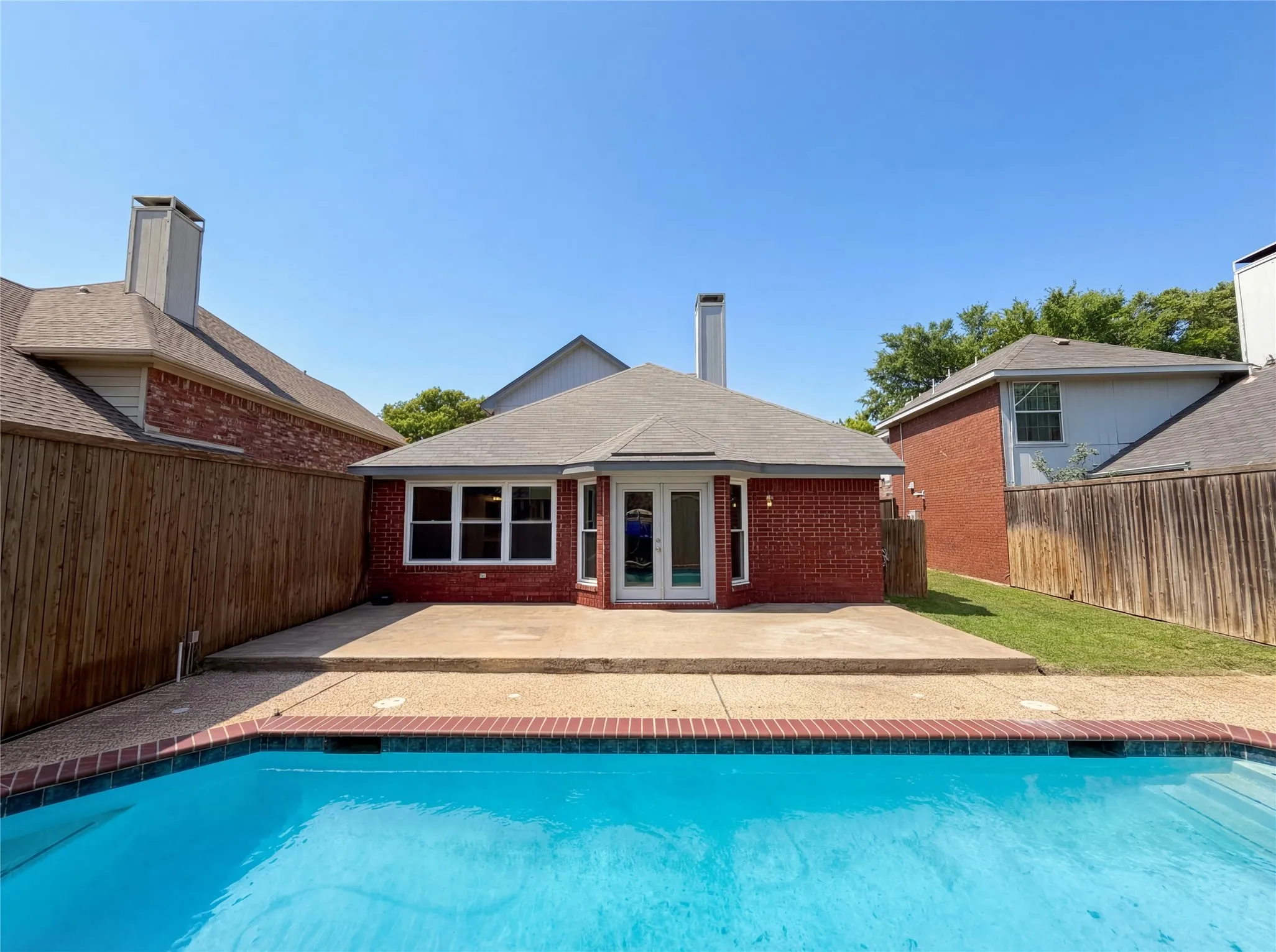 Single Family Residence For Sale in Dallas County , 610 Saint Andrews Place, Coppell, Texas 75019, 3 Bedroom, 2 Bathroom, 2 Garage spaces, 1,390 Sqft, built in 1991, Preowned, mls#21249111, Real Estate Agent in Coppell, Homes For Sale in Dallas county, Homes For Sale in Coppell, Realtor in Coppell Texas, Real Estate Brokerage Independent Realty Texas, Luminita Cordes Realtor