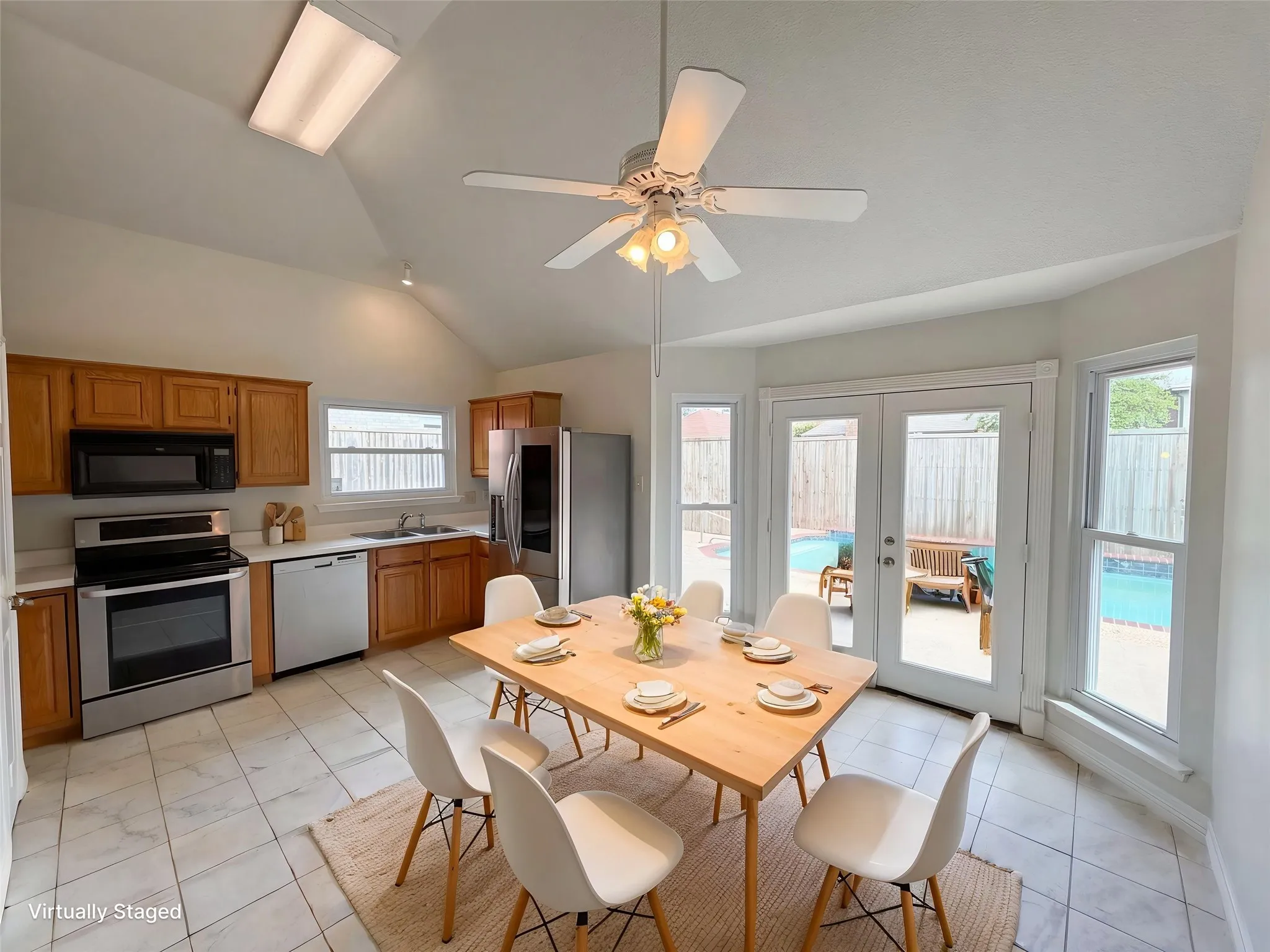 Single Family Residence For Sale in Dallas County , 610 Saint Andrews Place, Coppell, Texas 75019, 3 Bedroom, 2 Bathroom, 2 Garage spaces, 1,390 Sqft, built in 1991, Preowned, mls#21249111, Real Estate Agent in Coppell, Homes For Sale in Dallas county, Homes For Sale in Coppell, Realtor in Coppell Texas, Real Estate Brokerage Independent Realty Texas, Luminita Cordes Realtor